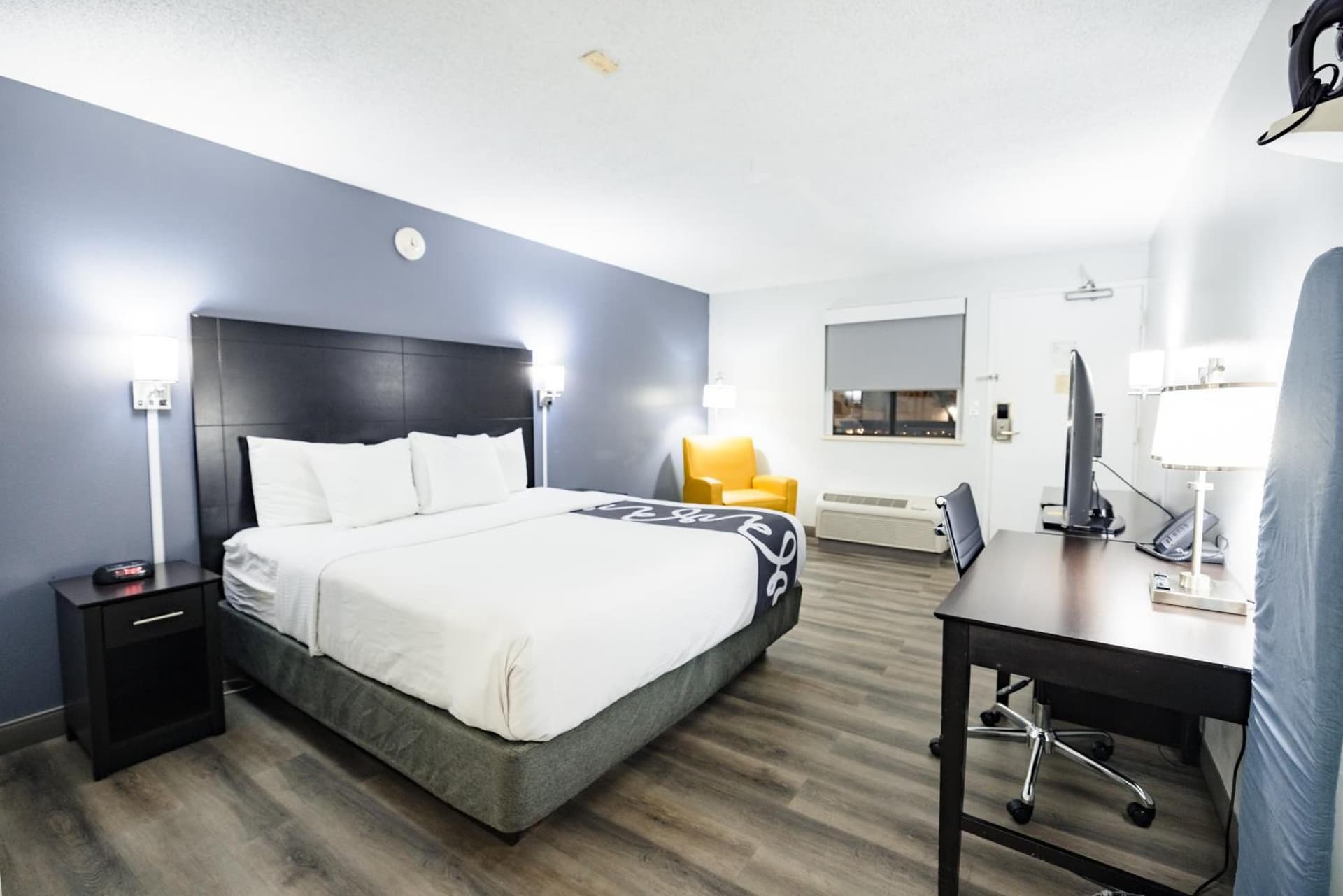 La Quinta Inn by Wyndham Tampa Near Busch Gardens gallery photo in Tampa, FL — image 83