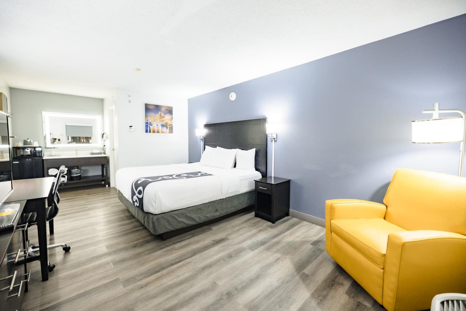 La Quinta Inn by Wyndham Tampa Near Busch Gardens gallery photo in Tampa, FL — image 24