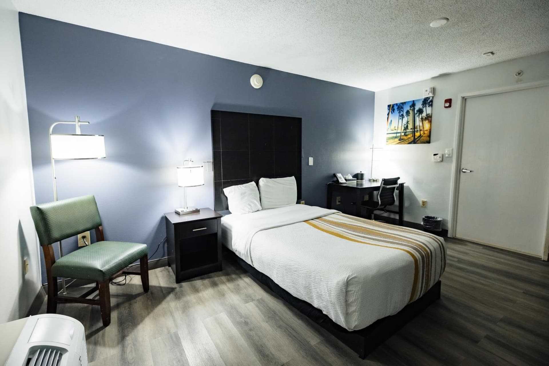 La Quinta Inn by Wyndham Tampa Near Busch Gardens gallery photo in Tampa, FL — image 60