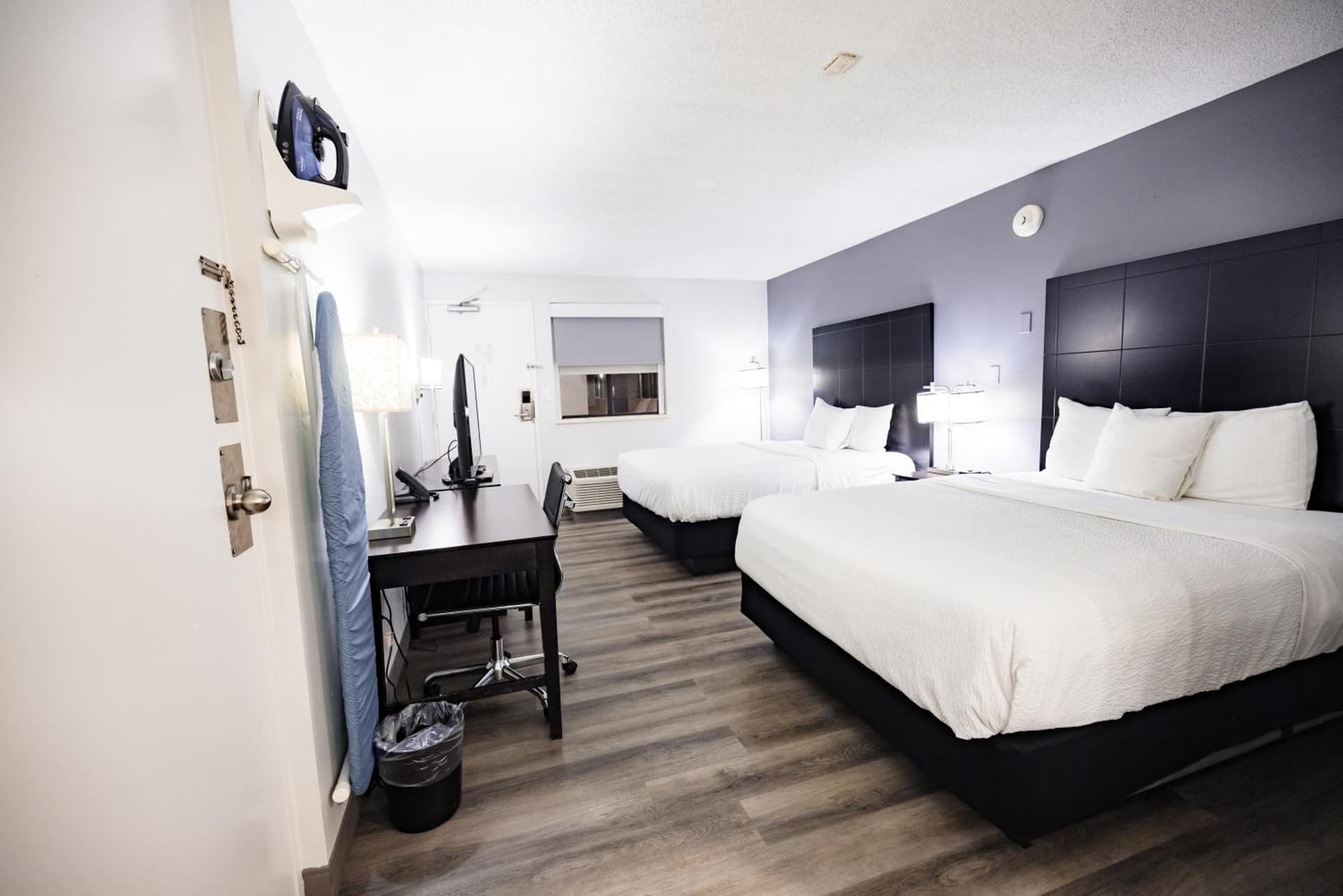 La Quinta Inn by Wyndham Tampa Near Busch Gardens gallery photo in Tampa, FL — image 38