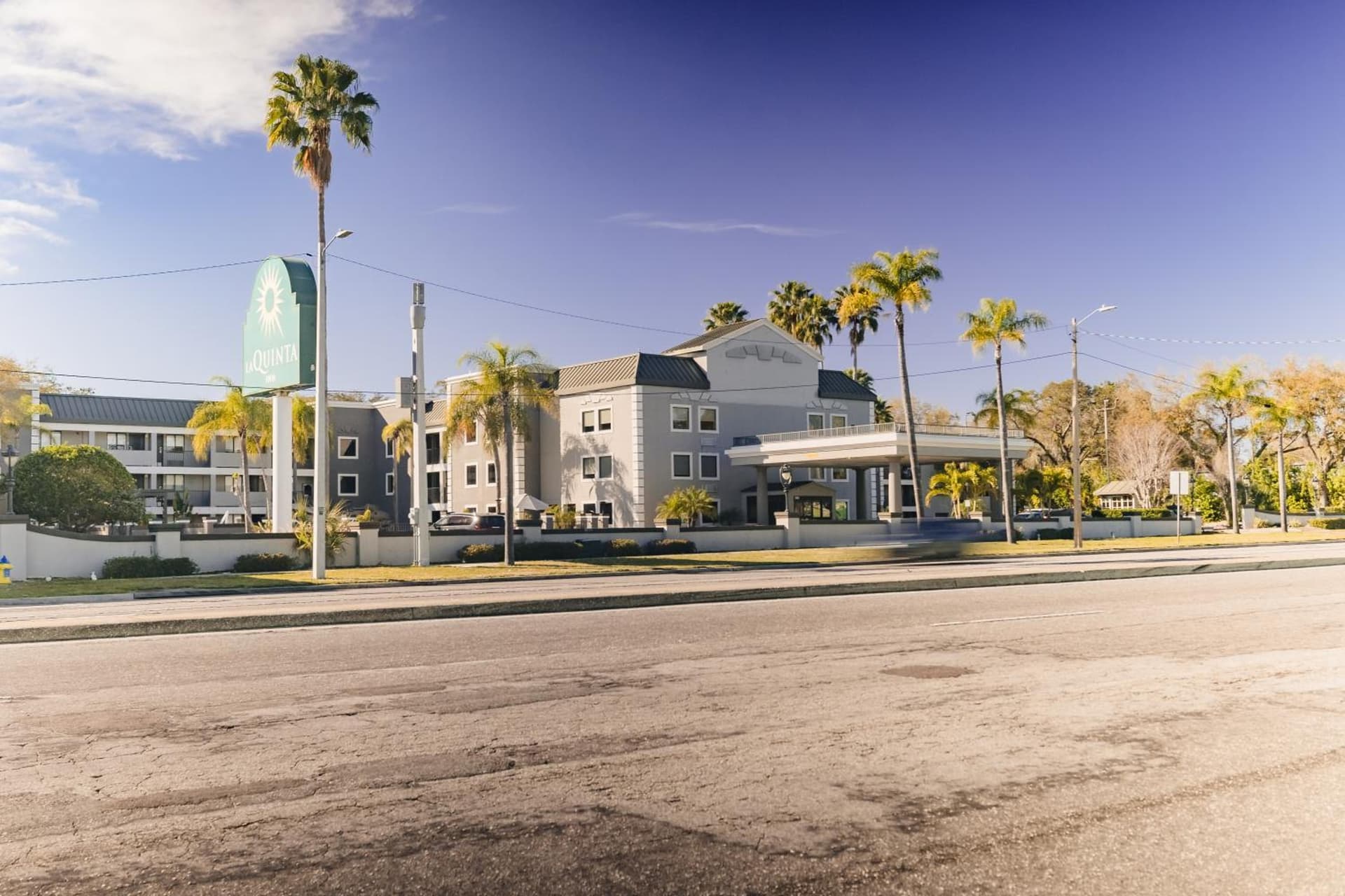 La Quinta Inn by Wyndham Tampa Near Busch Gardens gallery photo in Tampa, FL — image 26