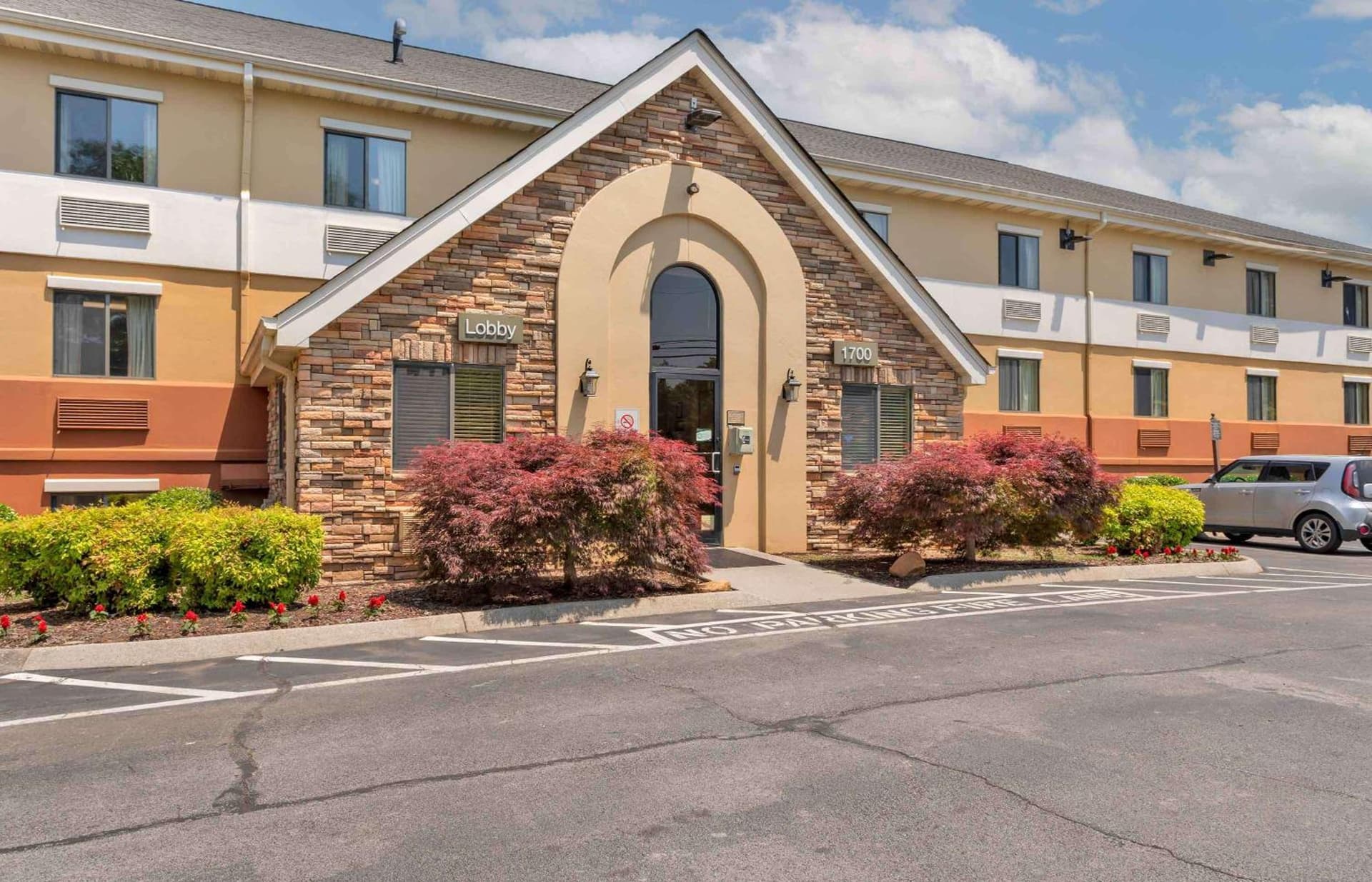 Extended Stay America Suites - Knoxville - West Hills interior in Knoxville, TN — gallery photo 2