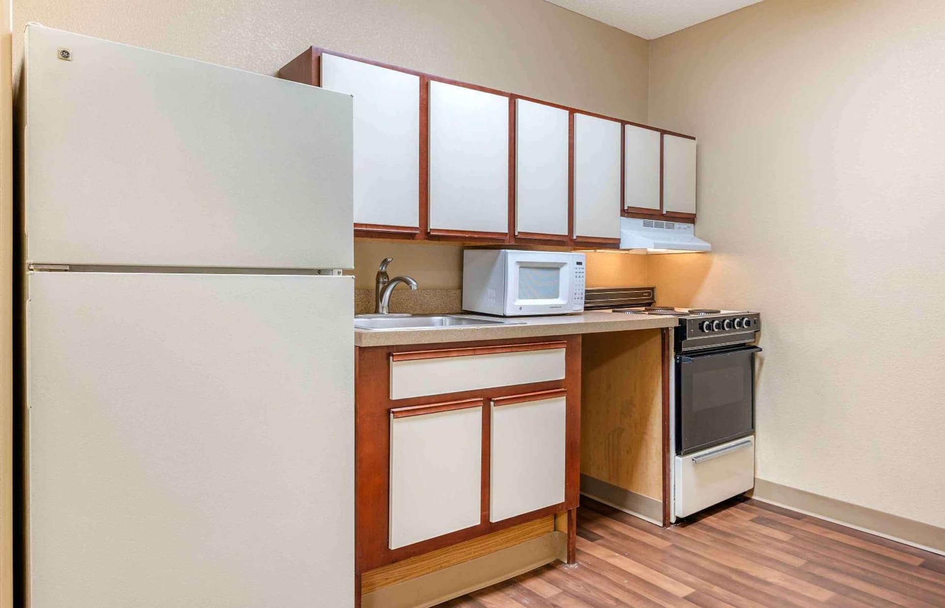 Studio 6 Extended Stay Florence KY - Meijer Dr Cincinnati interior in Florence, KY — gallery photo 2