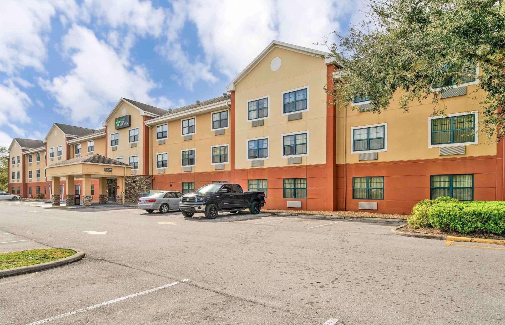 Extended Stay America Select Suites - Tampa - North - USF - Attractions interior in Tampa, FL — gallery photo 2