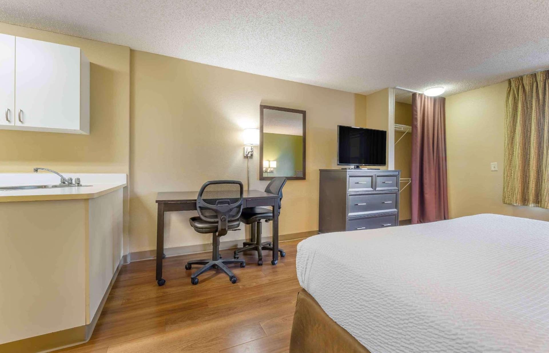 Extended Stay America Suites - Temecula - Wine Country gallery photo in Temecula, CA — image 16