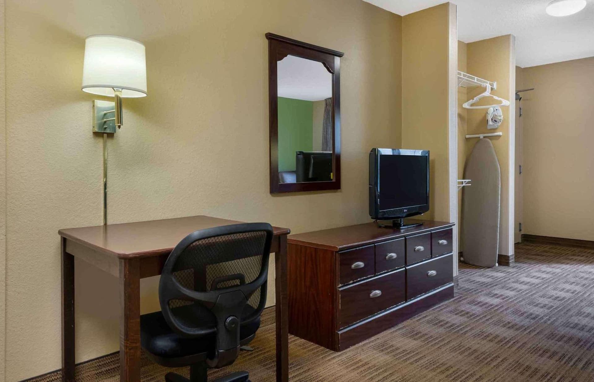 Studio 6 Suites Fresno North CA gallery photo in Fresno, CA — image 10