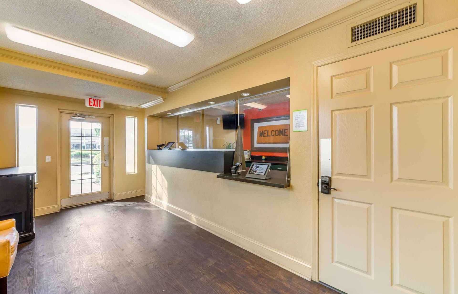 Extended Stay America Suites - Fort Lauderdale - Tamarac interior in Fort Lauderdale, FL — gallery photo 2