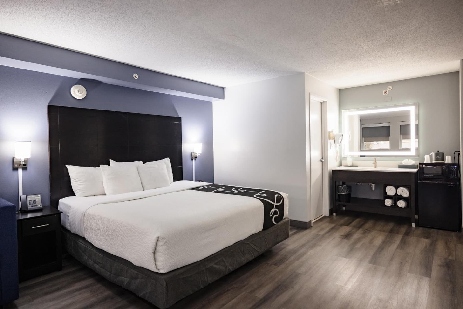 La Quinta Inn by Wyndham Tampa Near Busch Gardens gallery photo in Tampa, FL — image 63