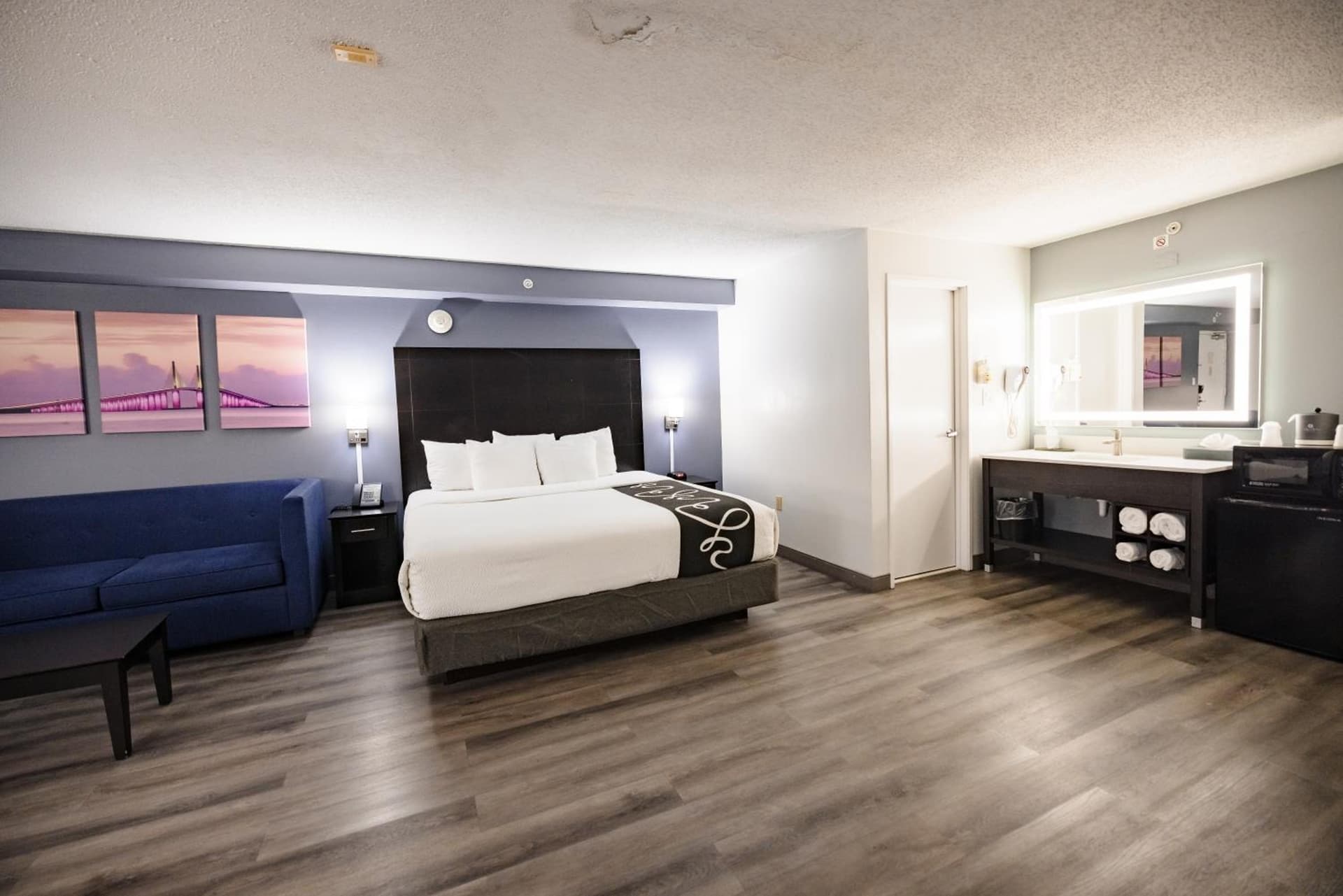 La Quinta Inn by Wyndham Tampa Near Busch Gardens gallery photo in Tampa, FL — image 79