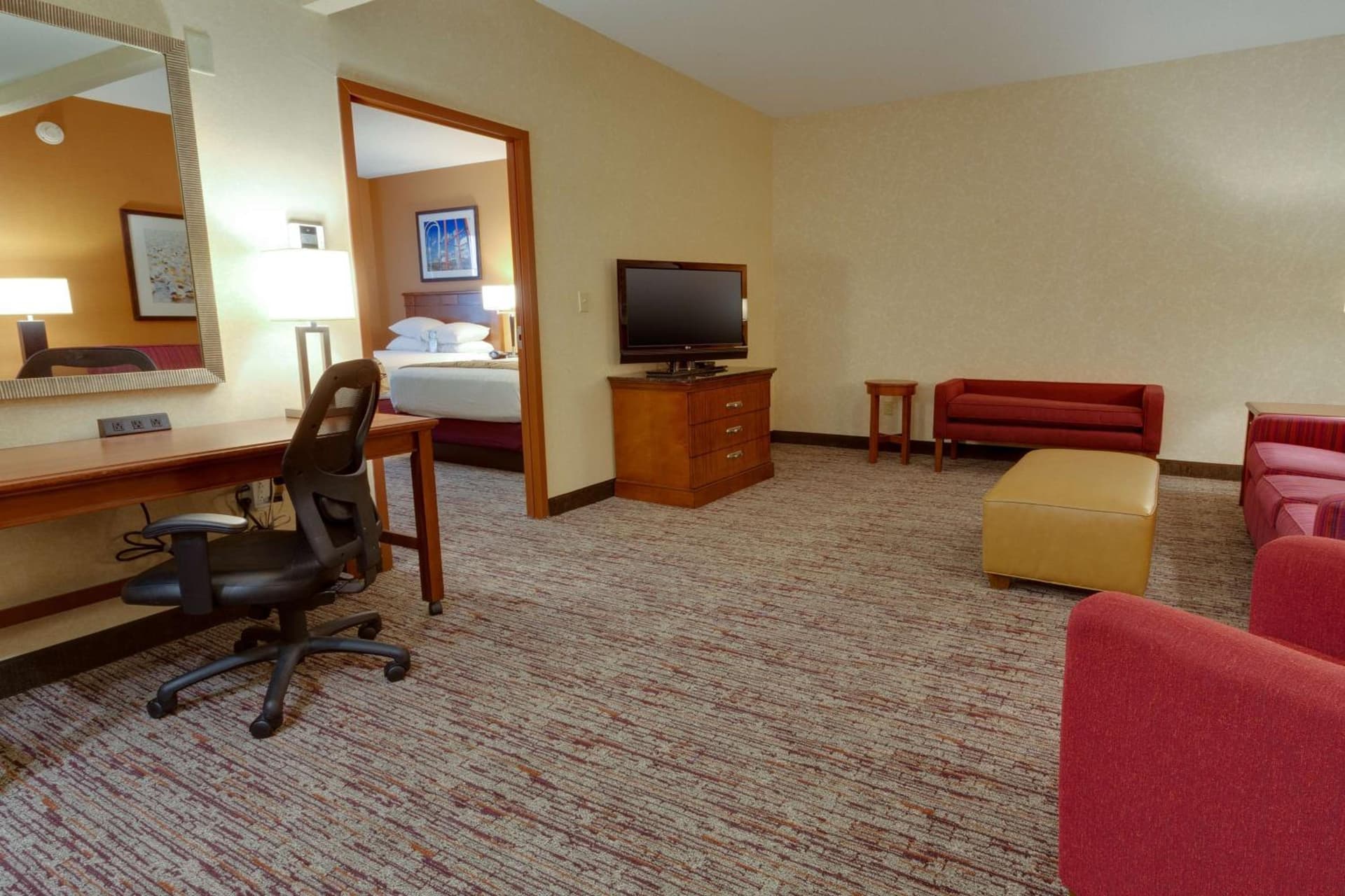 Drury Inn & Suites Baton Rouge interior in Baton Rouge, LA — gallery photo 2