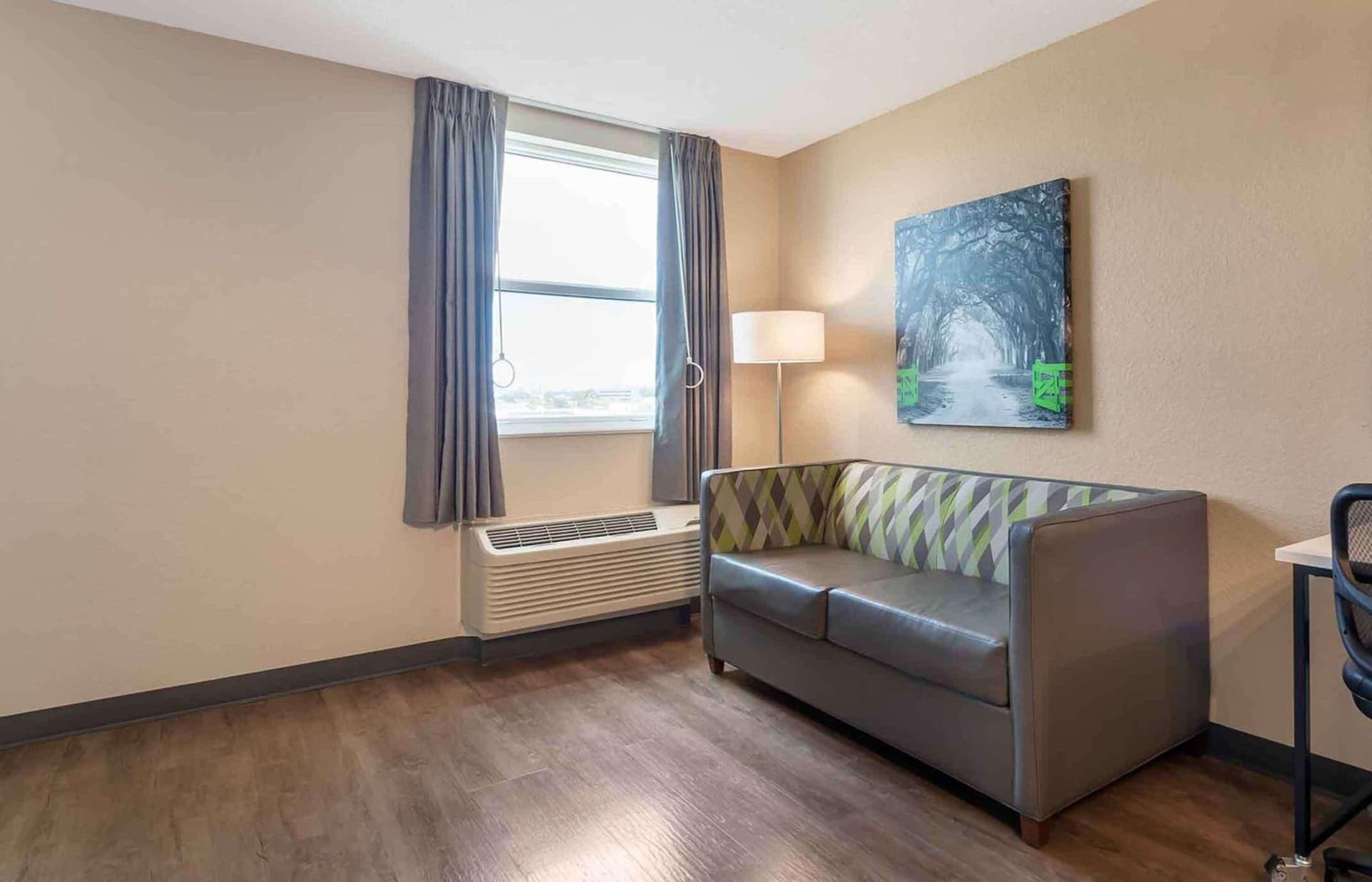 Extended Stay America Premier Suites - Phoenix - Chandler - Downtown gallery photo in Chandler, AZ — image 17