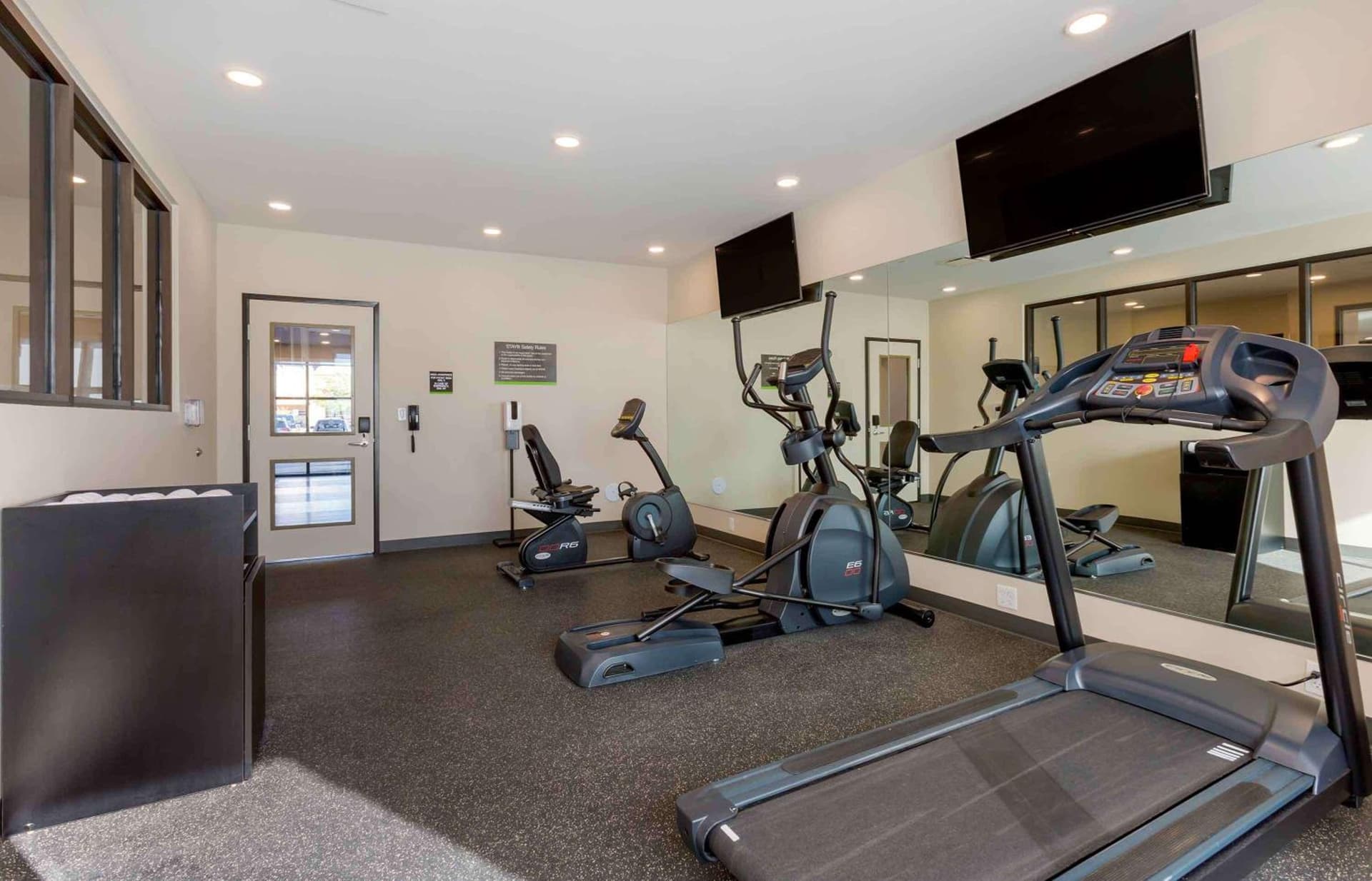 Extended Stay America Premier Suites - Phoenix - Chandler - Downtown gallery photo in Chandler, AZ — image 9