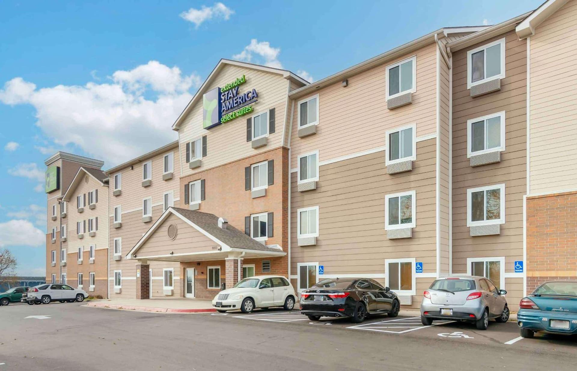 Extended Stay America Select Suites - Kansas City - Stadium property views in Independence, MO — gallery photo 3