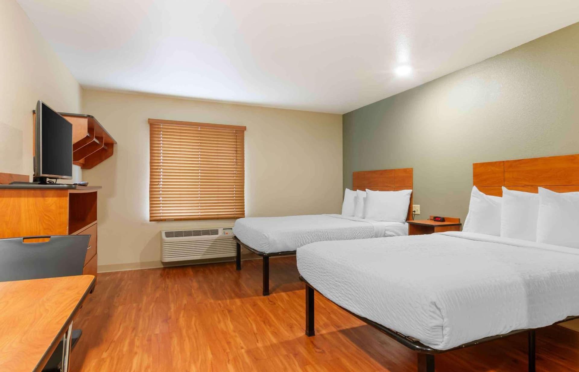 Extended Stay America Select Suites - Kansas City - Stadium interior in Independence, MO — gallery photo 2