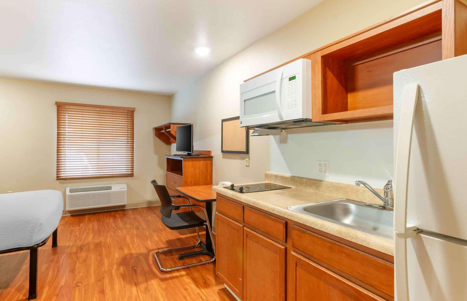 Extended Stay America Select Suites - Kansas City - Stadium gallery photo in Independence, MO — image 7