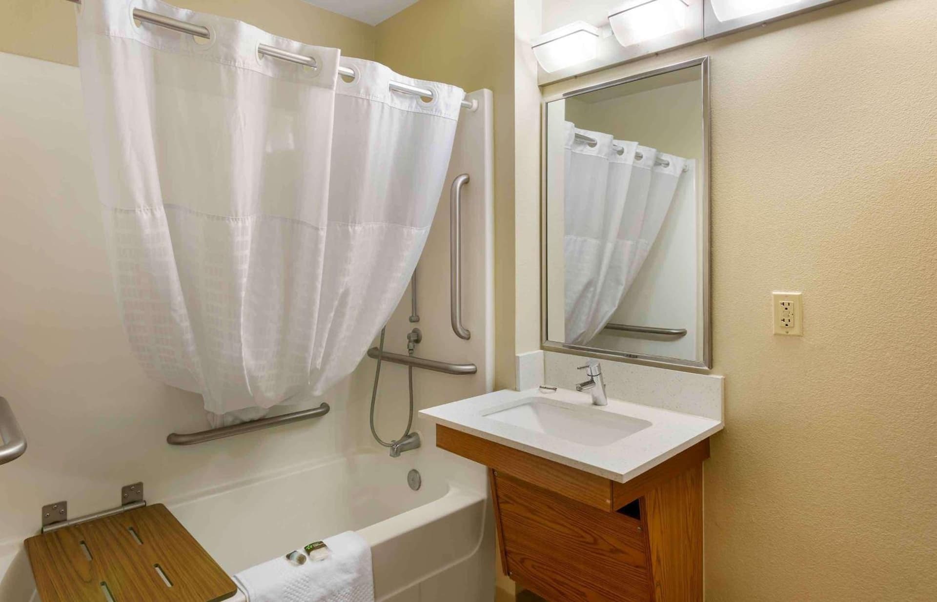 Extended Stay America Select Suites - Kansas City - Stadium gallery photo in Independence, MO — image 16
