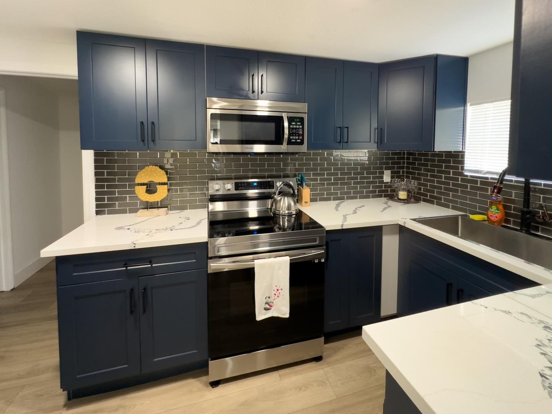 Glendale House interior in Glendale, CA — gallery photo 2