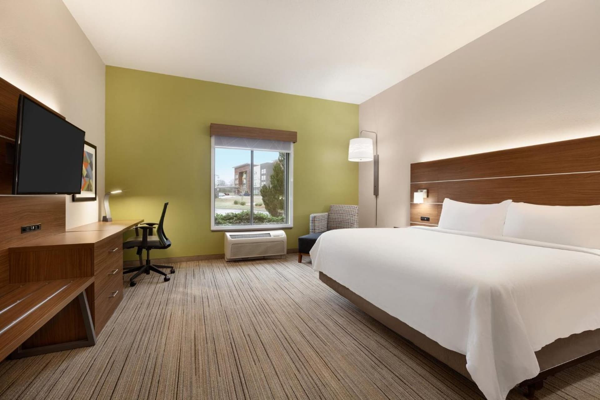 Holiday Inn Express Hotel & Suites Opelika Auburn by IHG gallery photo in Opelika, AL — image 58