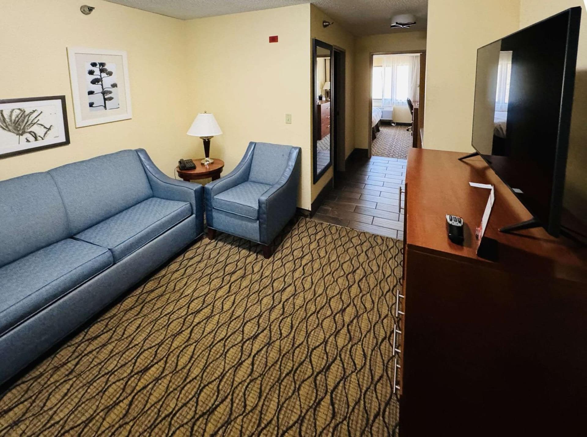Country Inn & Suites by Radisson, Mishawaka, IN gallery photo in South Bend, IN — image 19