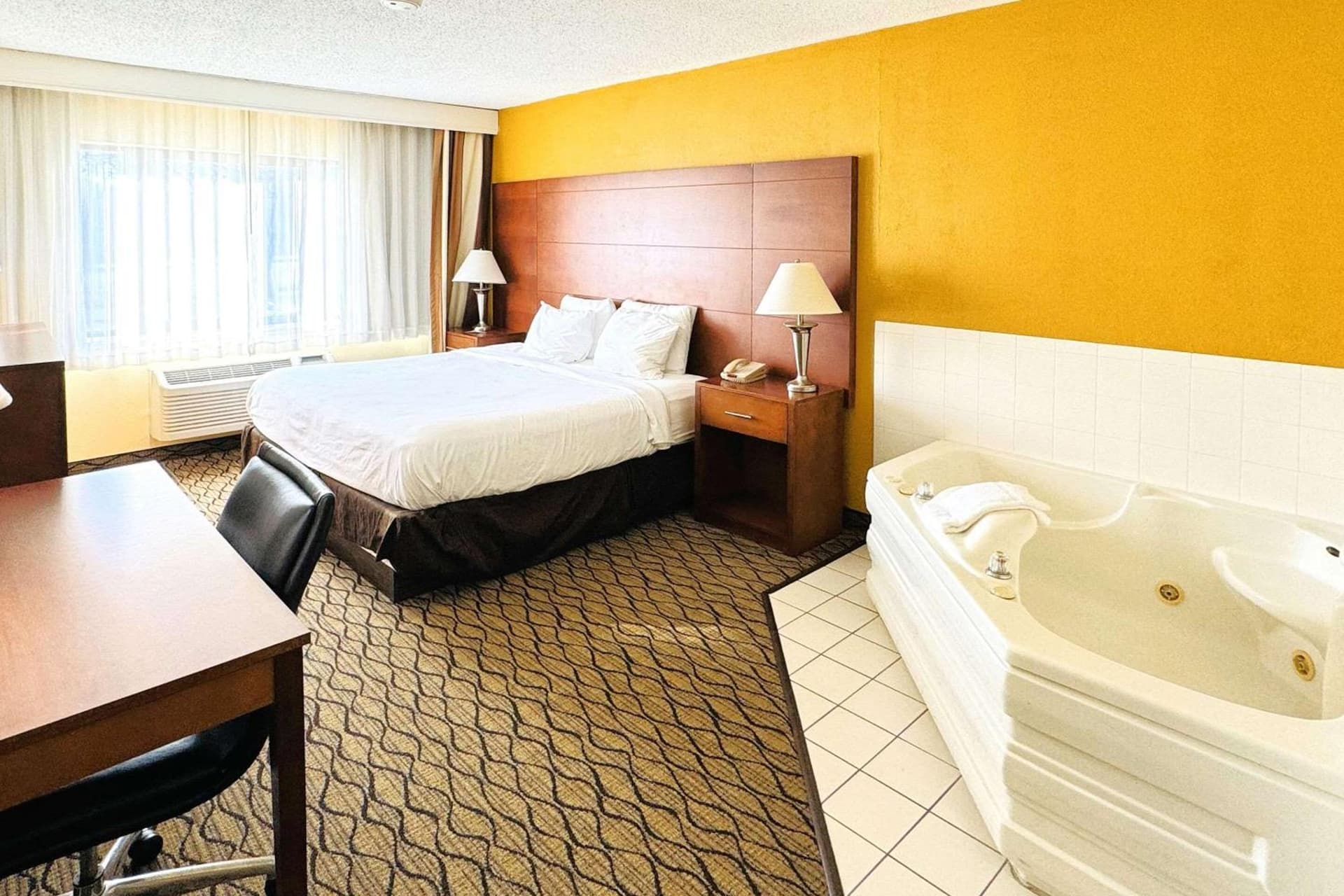 Country Inn & Suites by Radisson, Mishawaka, IN gallery photo in South Bend, IN — image 35