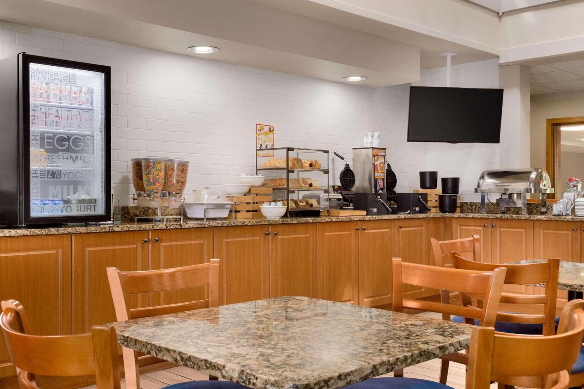 Country Inn & Suites by Radisson, Mishawaka, IN gallery photo in South Bend, IN — image 32