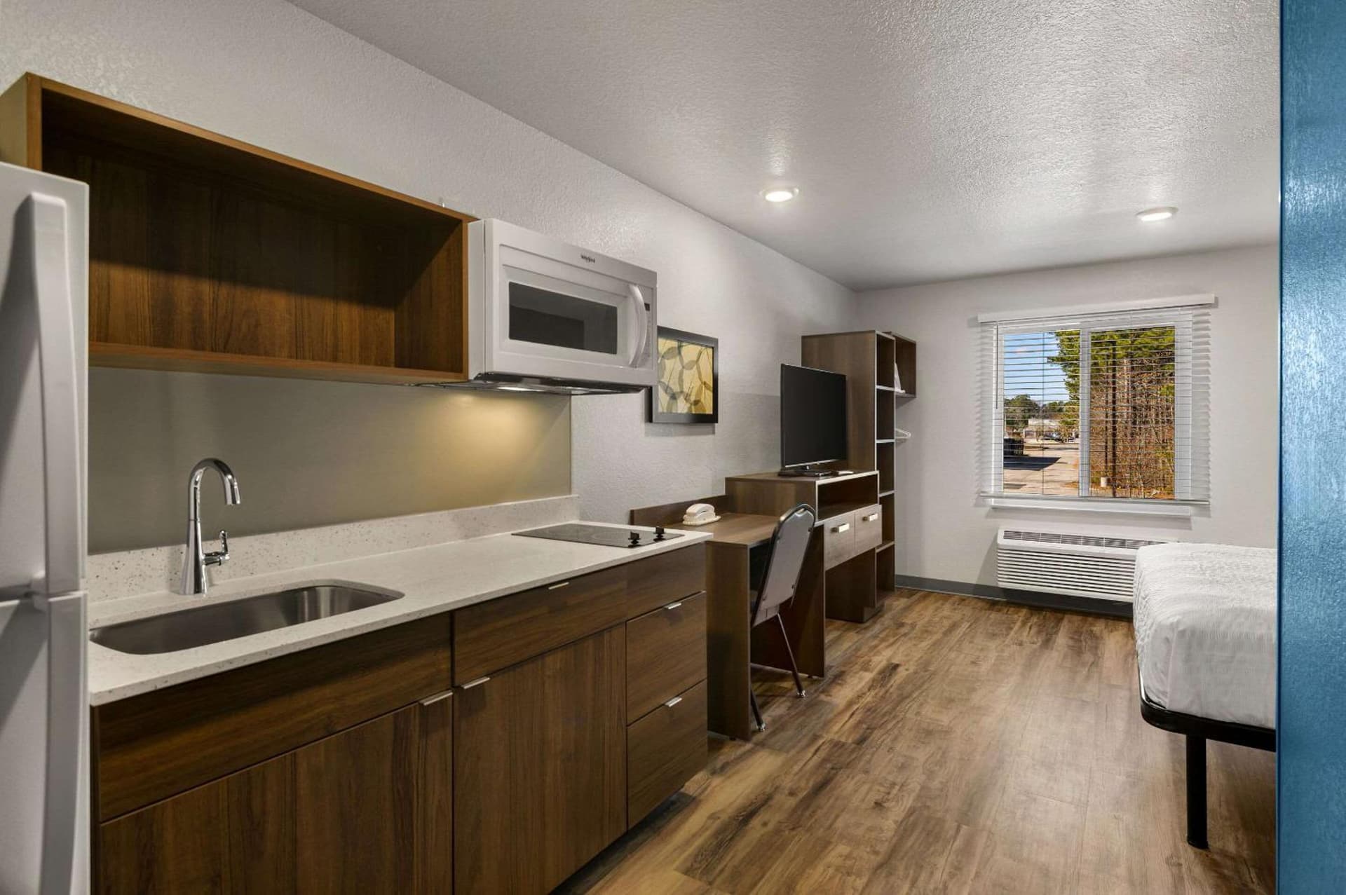 WoodSpring Suites Yorktown Newport News property views in Newport News, VA — gallery photo 3