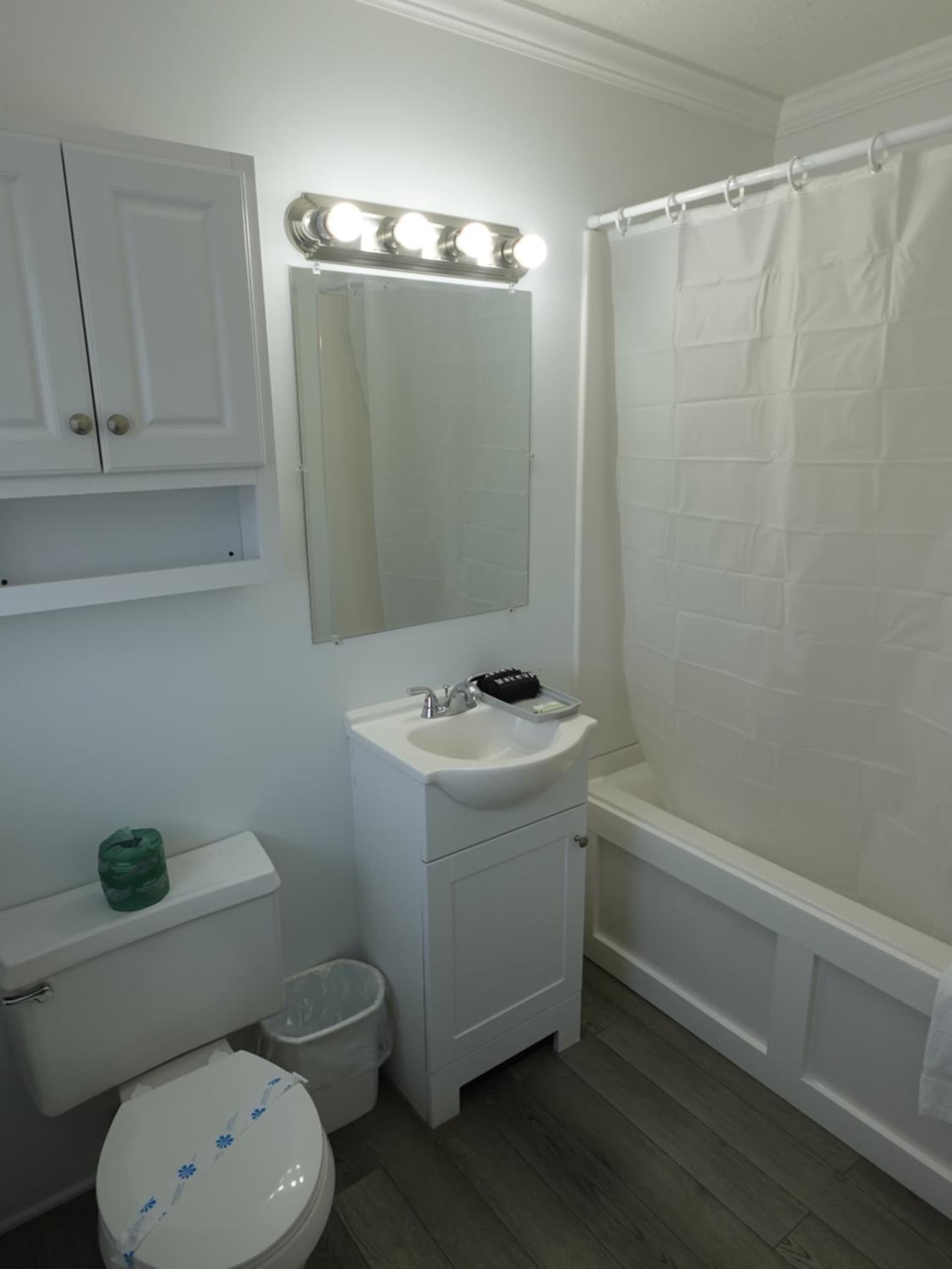 Sea Vista Motel gallery photo in Topsail Beach, NC — image 148