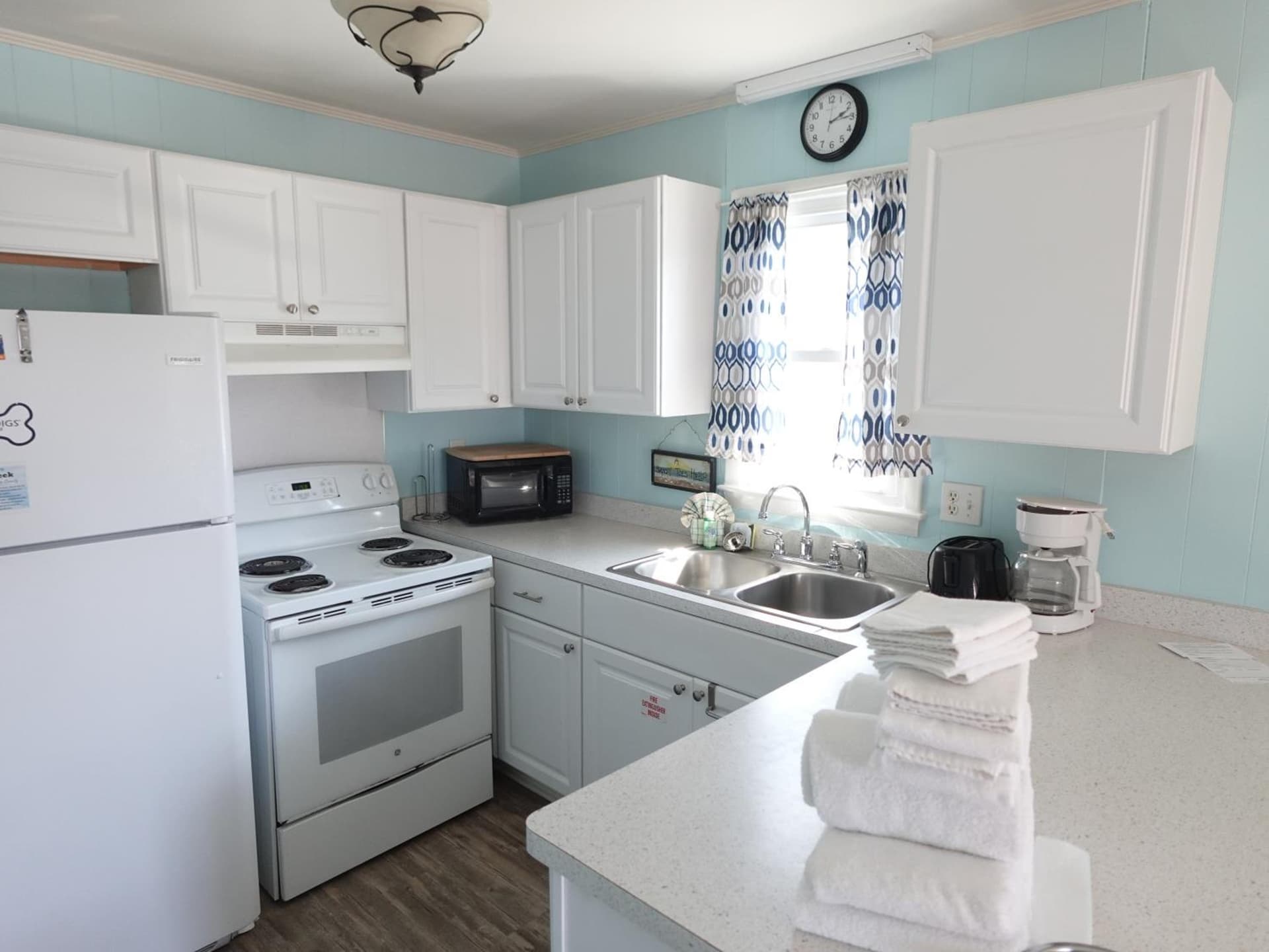 Sea Vista Motel gallery photo in Topsail Beach, NC — image 203