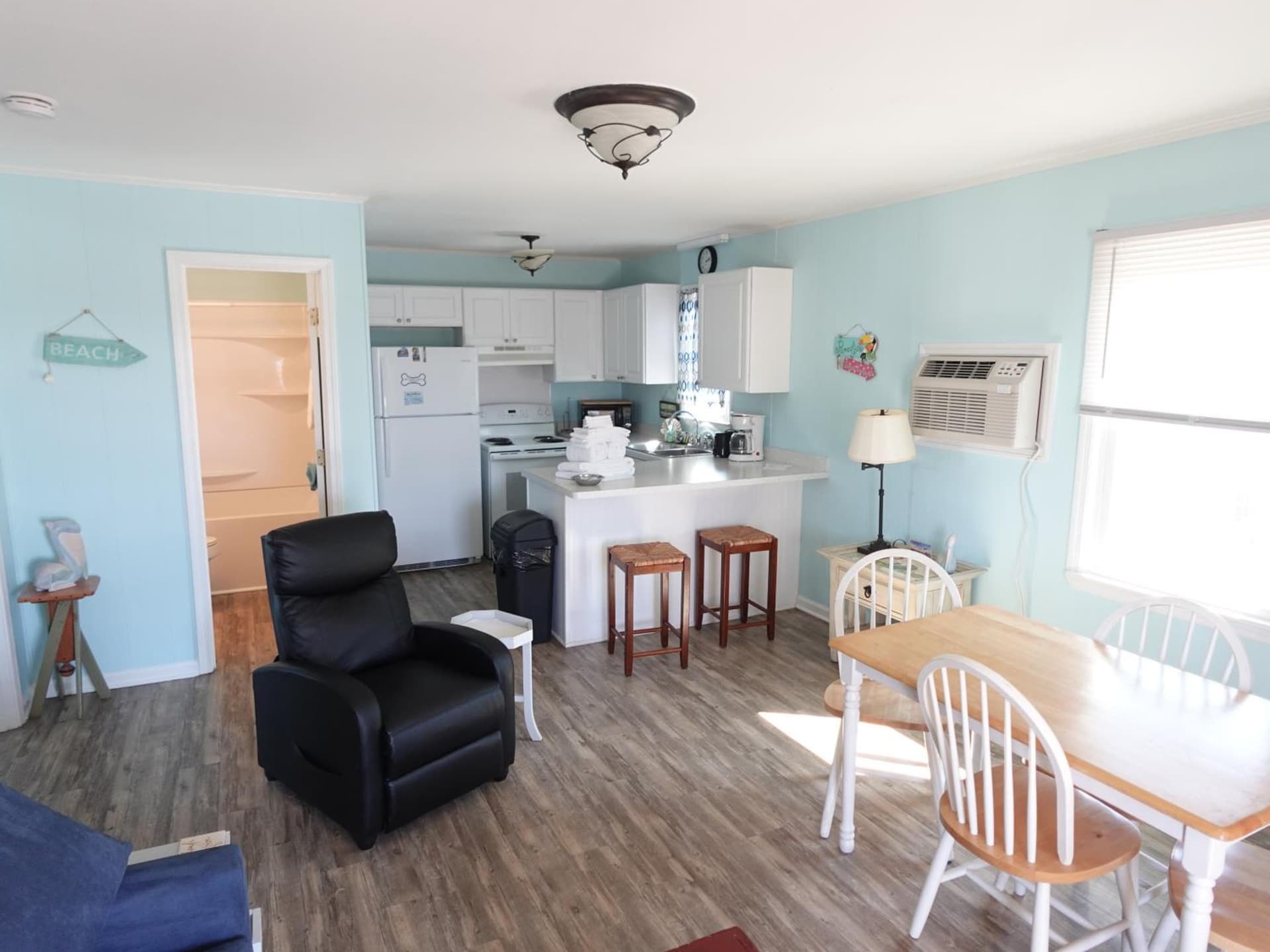Sea Vista Motel gallery photo in Topsail Beach, NC — image 110