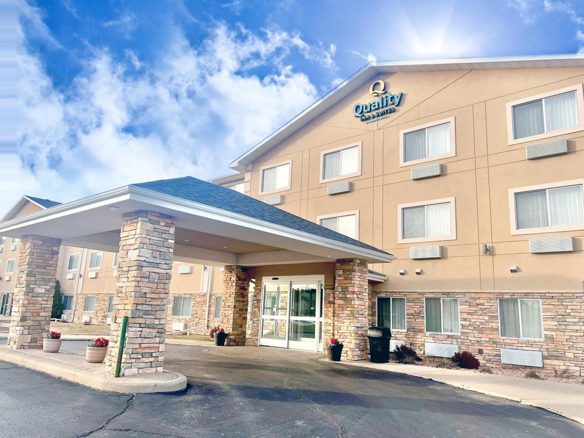 Comfort Inn & Suites Wisconsin Dells featured exterior or lobby in Wisconsin Dells, WI — similar hotel
