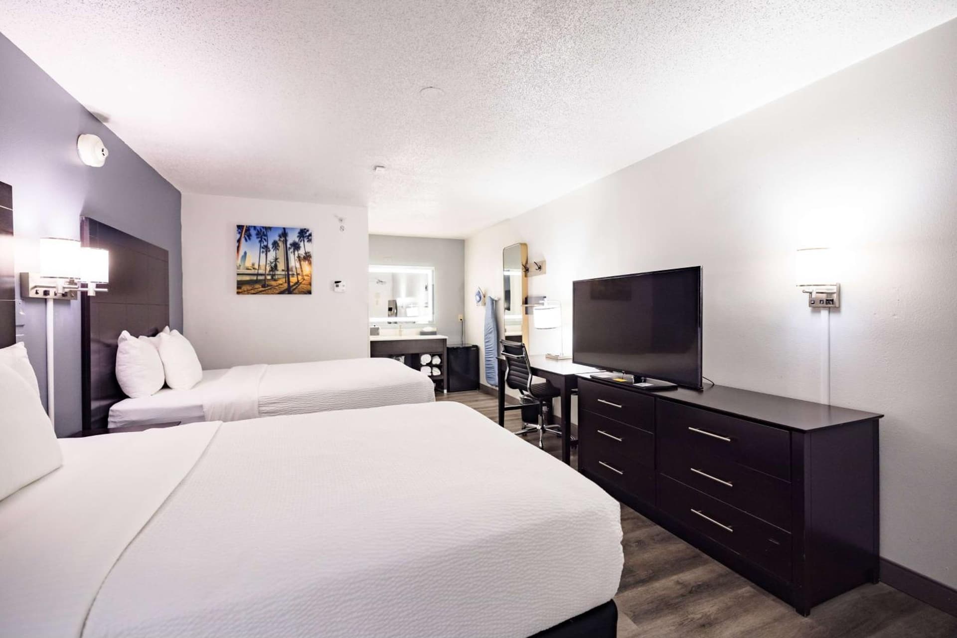 La Quinta Inn by Wyndham Tampa Near Busch Gardens gallery photo in Tampa, FL — image 33
