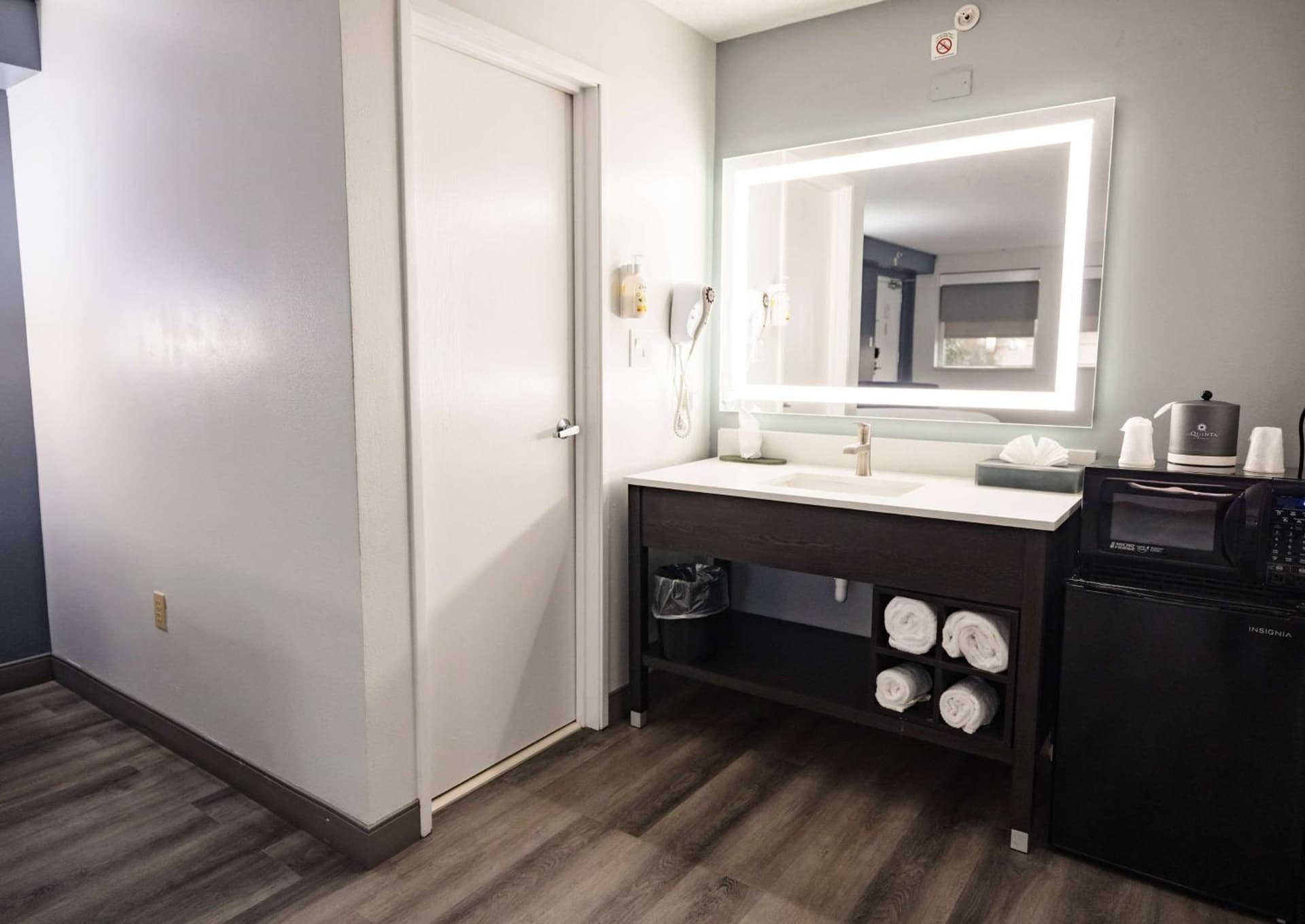 La Quinta Inn by Wyndham Tampa Near Busch Gardens gallery photo in Tampa, FL — image 71