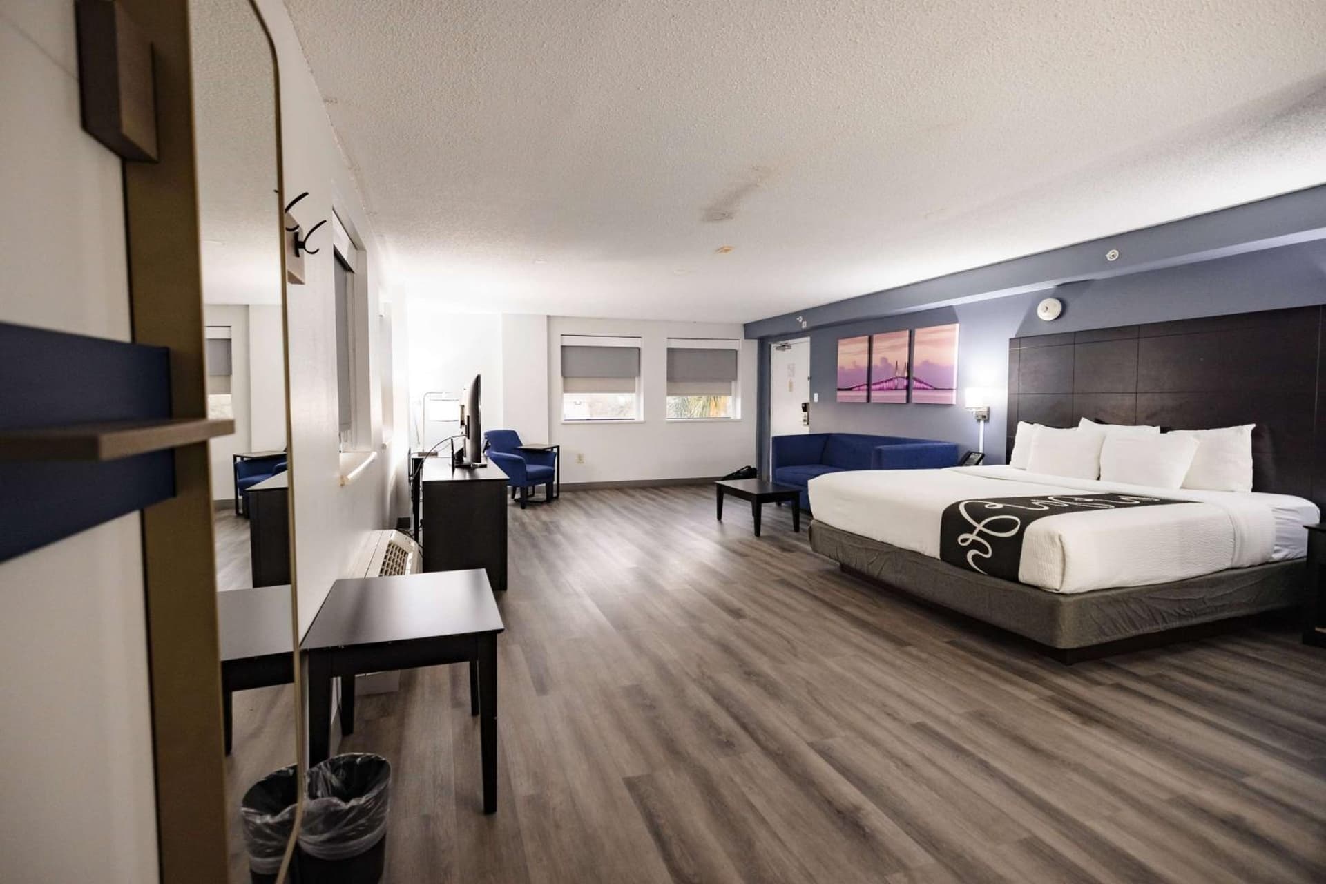 La Quinta Inn by Wyndham Tampa Near Busch Gardens gallery photo in Tampa, FL — image 7