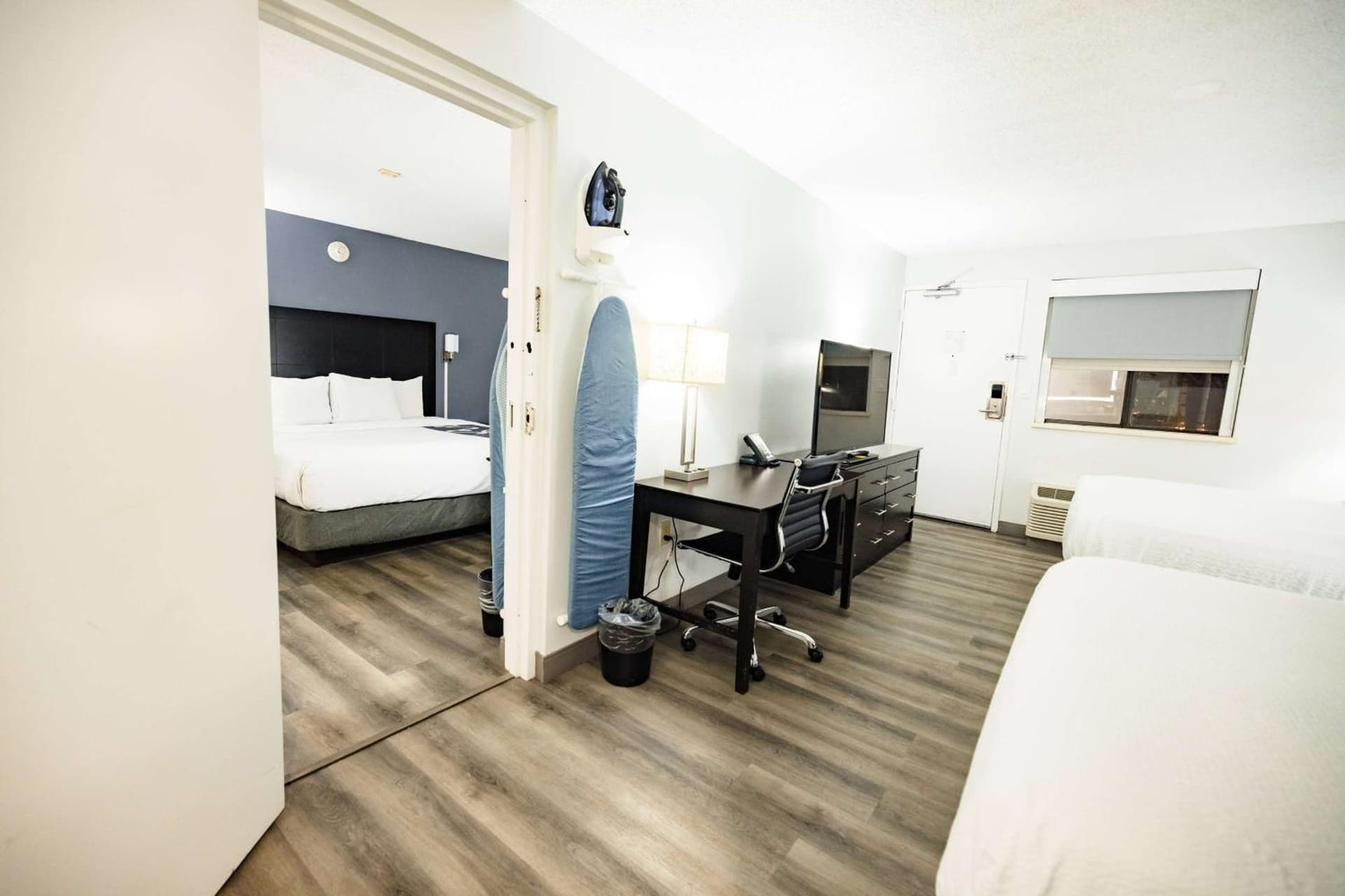 La Quinta Inn by Wyndham Tampa Near Busch Gardens gallery photo in Tampa, FL — image 29