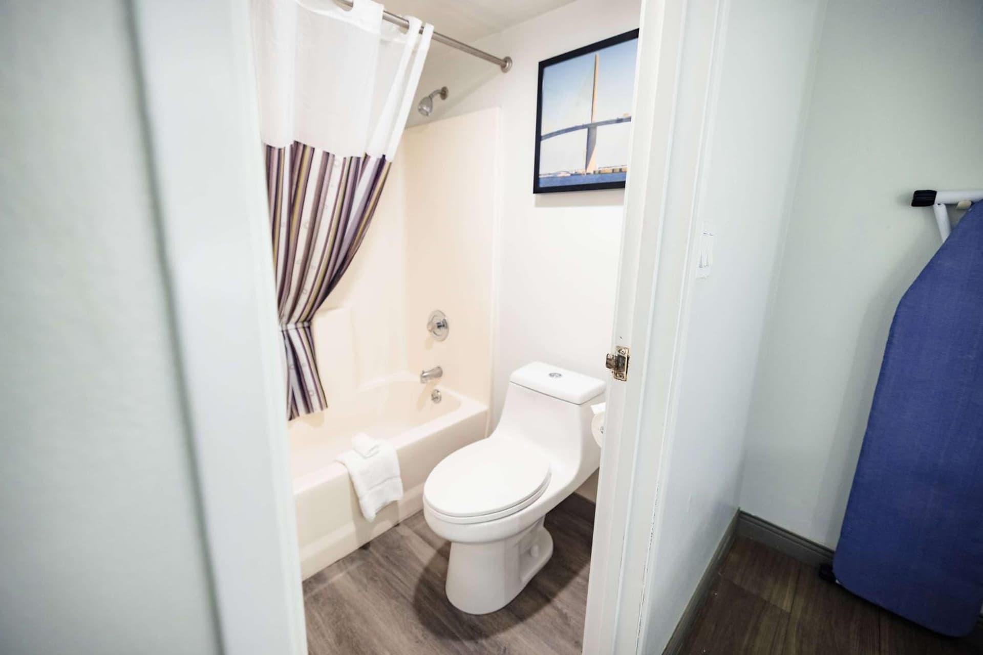 La Quinta Inn by Wyndham Tampa Near Busch Gardens gallery photo in Tampa, FL — image 52