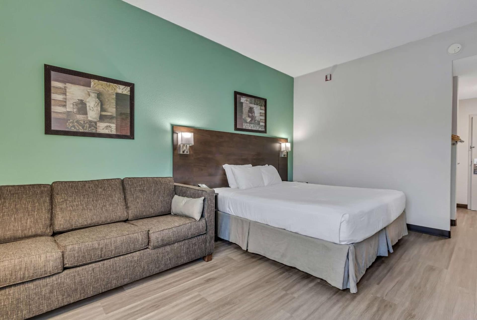 Baymont by Wyndham N Myrtle Beach - Park & Sports Complex Area gallery photo in Myrtle Beach, SC — image 48