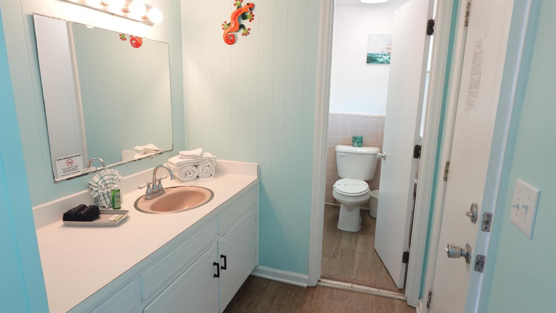 Sea Vista Motel gallery photo in Topsail Beach, NC — image 68
