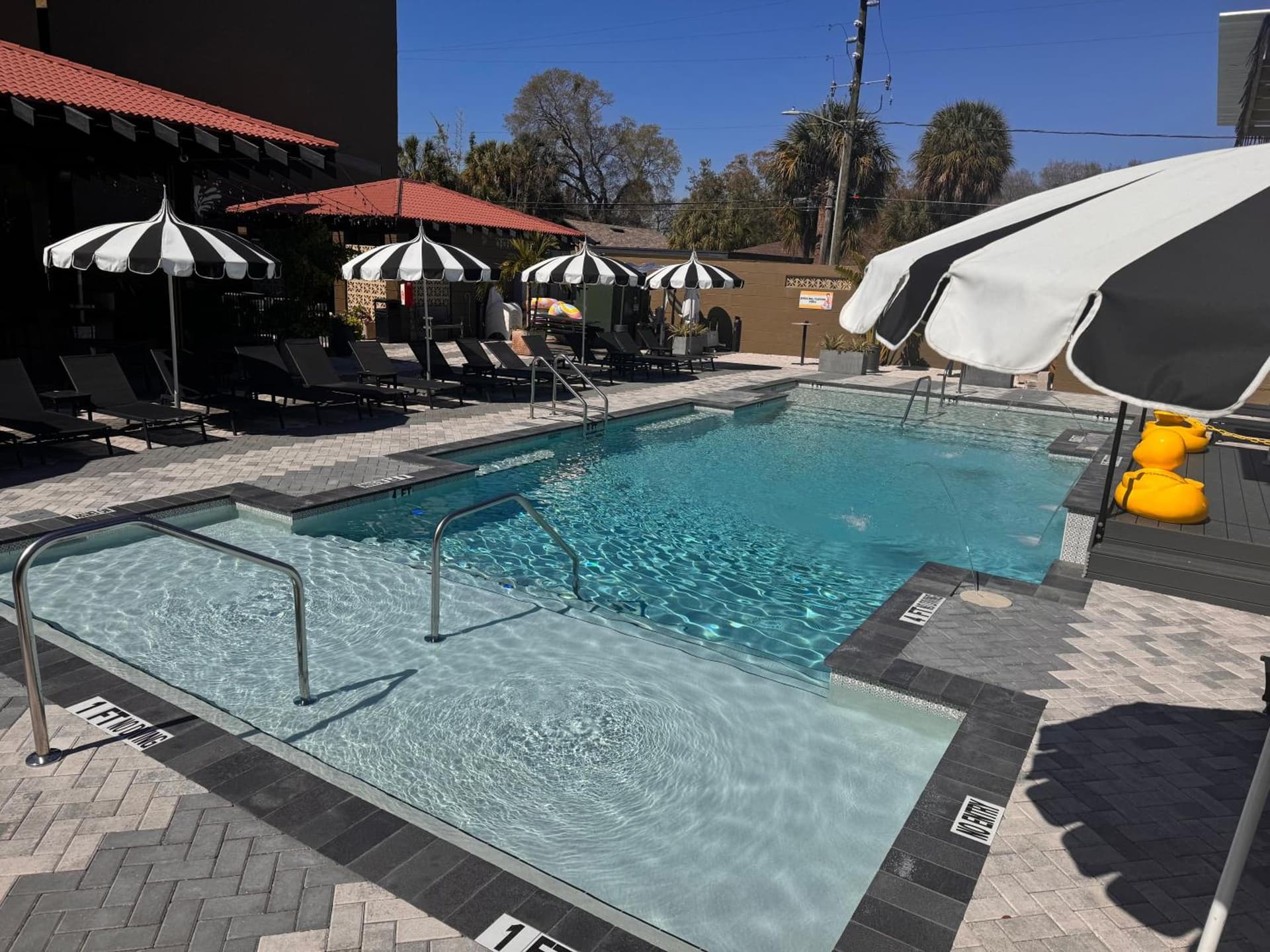 Mari Jean Hotel - All Adults Welcome gallery photo in St. Petersburg, FL — image 8