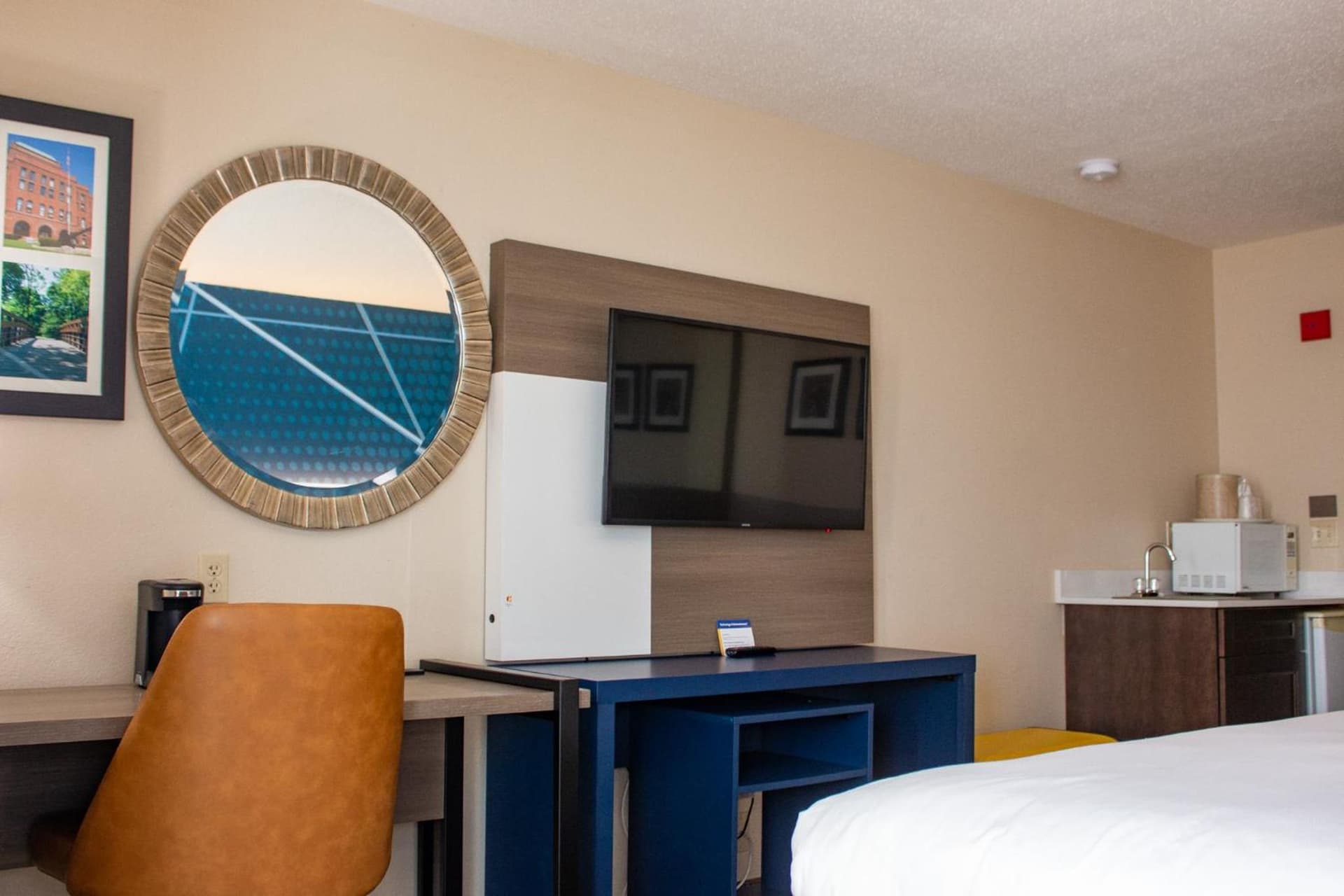 Comfort Inn & Suites Geneva- West Chicago gallery photo in Geneva, IL — image 64