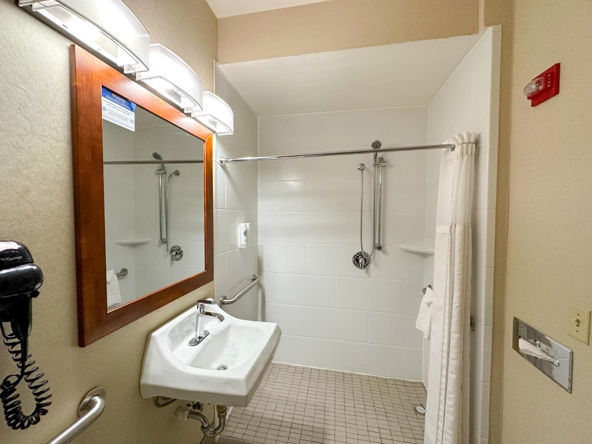 Comfort Inn & Suites Geneva- West Chicago gallery photo in Geneva, IL — image 26