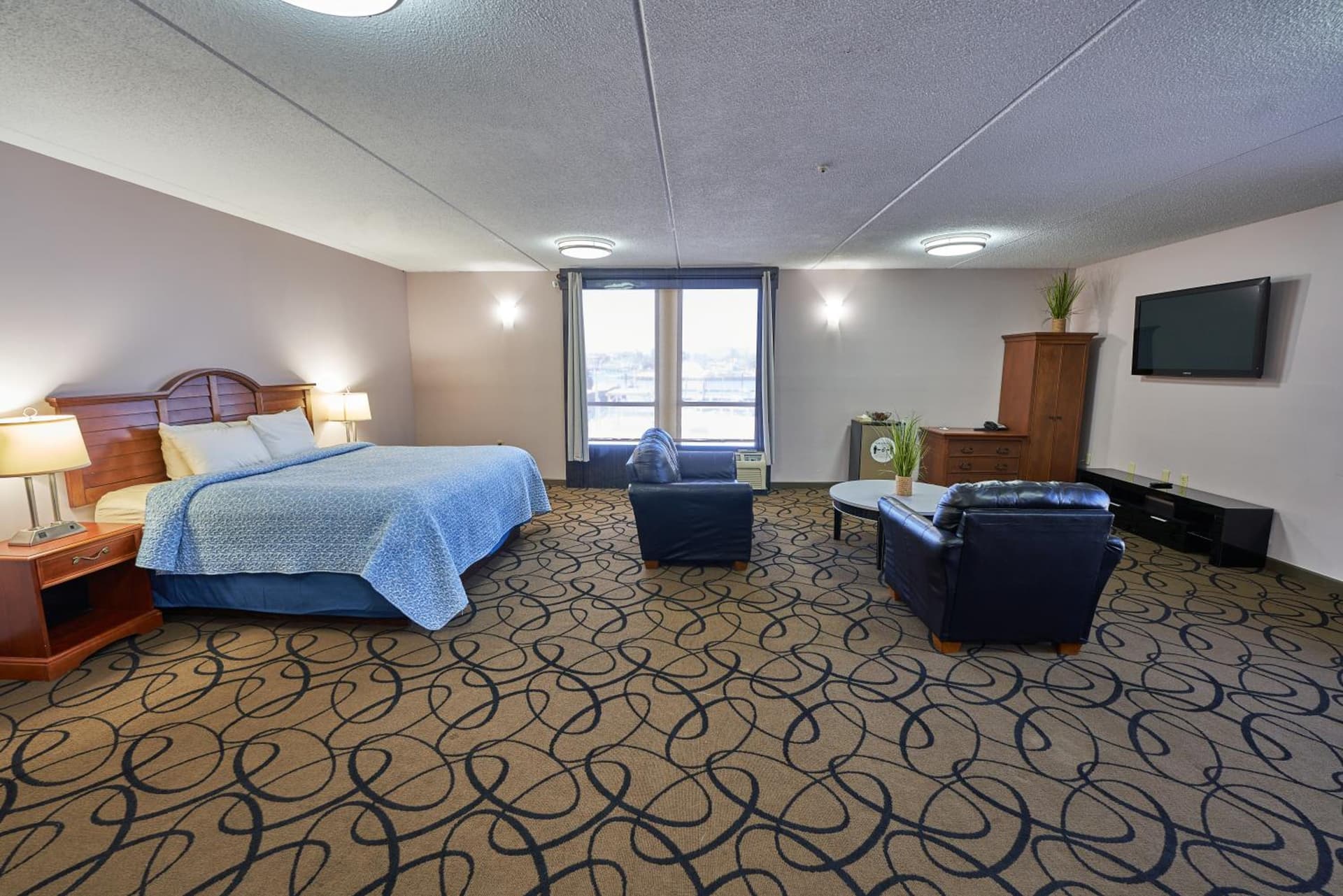 Seaport Resort and Marina gallery photo in Fairhaven — image 37