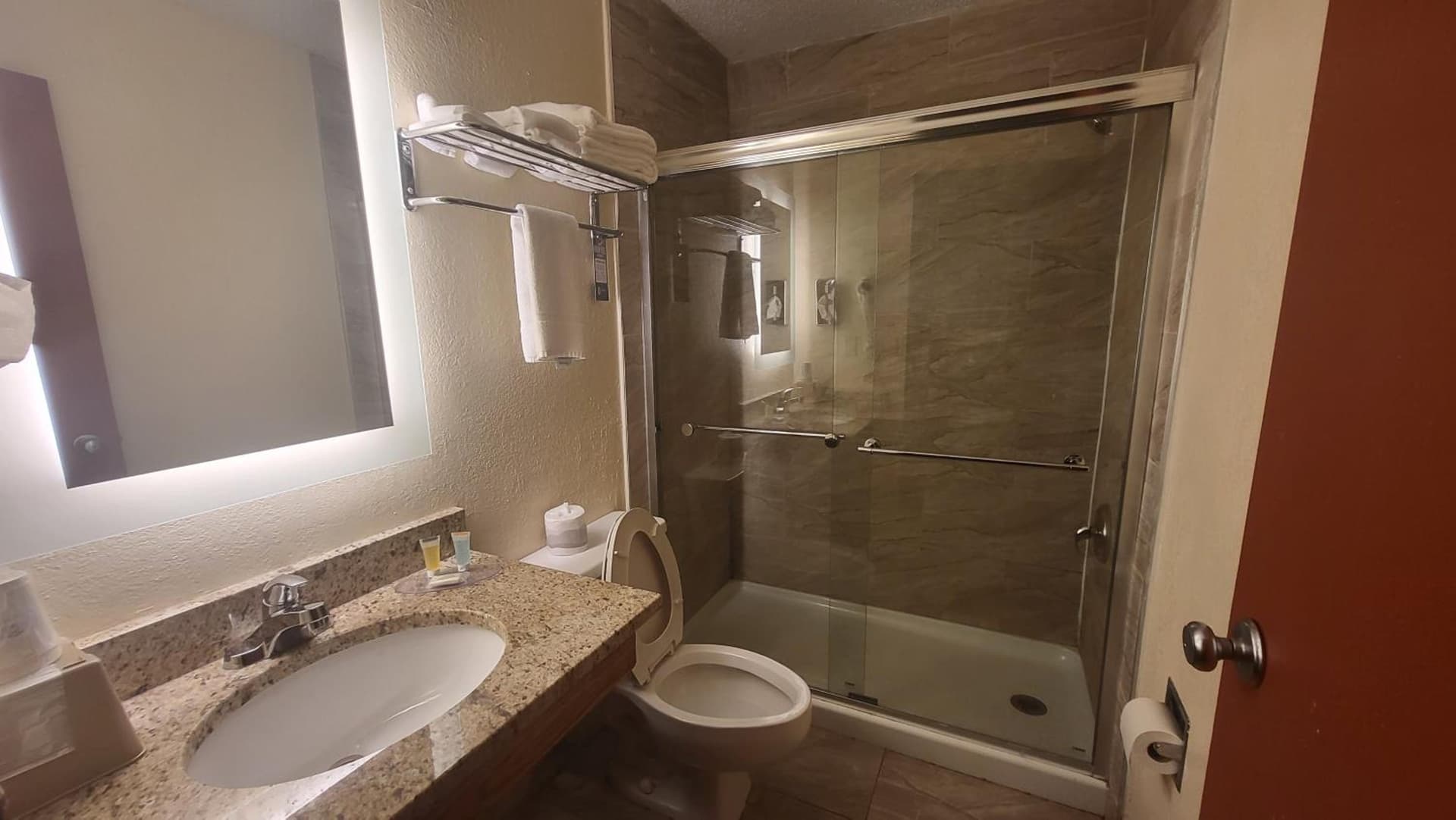 Super 8 by Wyndham Canton/Livonia Area gallery photo in Canton — image 21