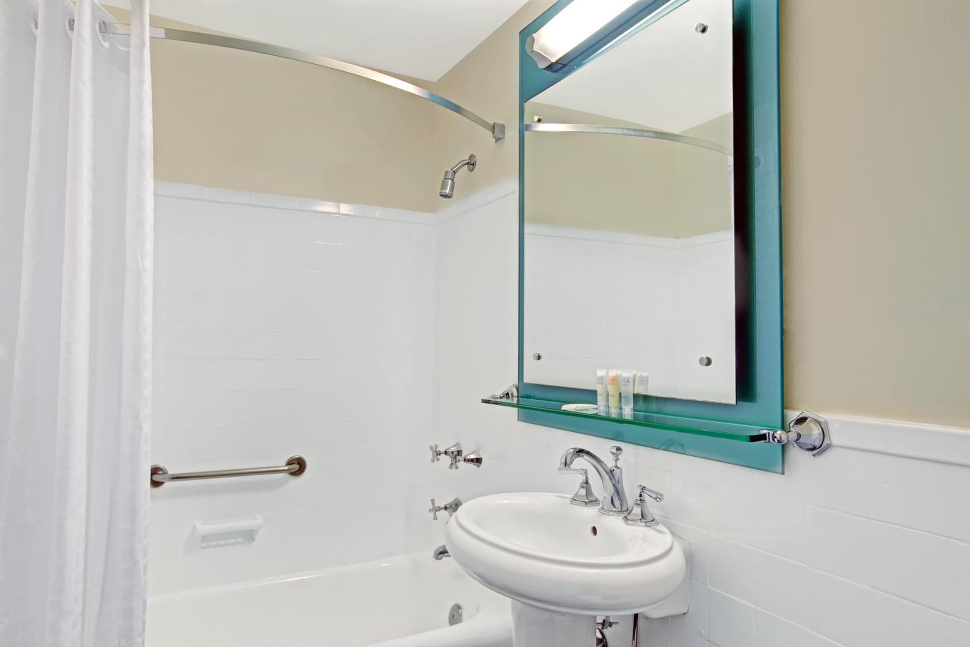 New Yorker by Lotte Hotels property views in New York, NY — gallery photo 3
