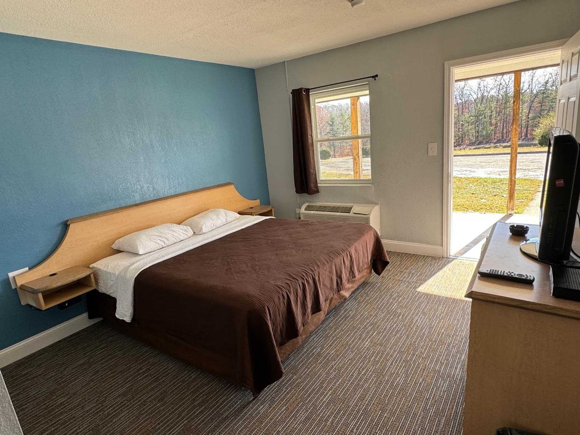 Budget Inn featured exterior or lobby in Thomasville, NC — similar hotel