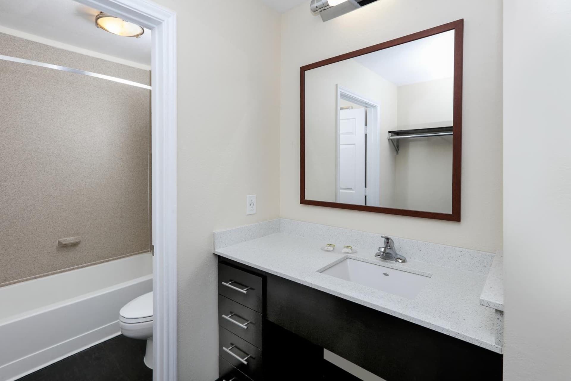 Candlewood Suites Dallas Market Center-Love Field by IHG interior in Dallas, TX — gallery photo 2