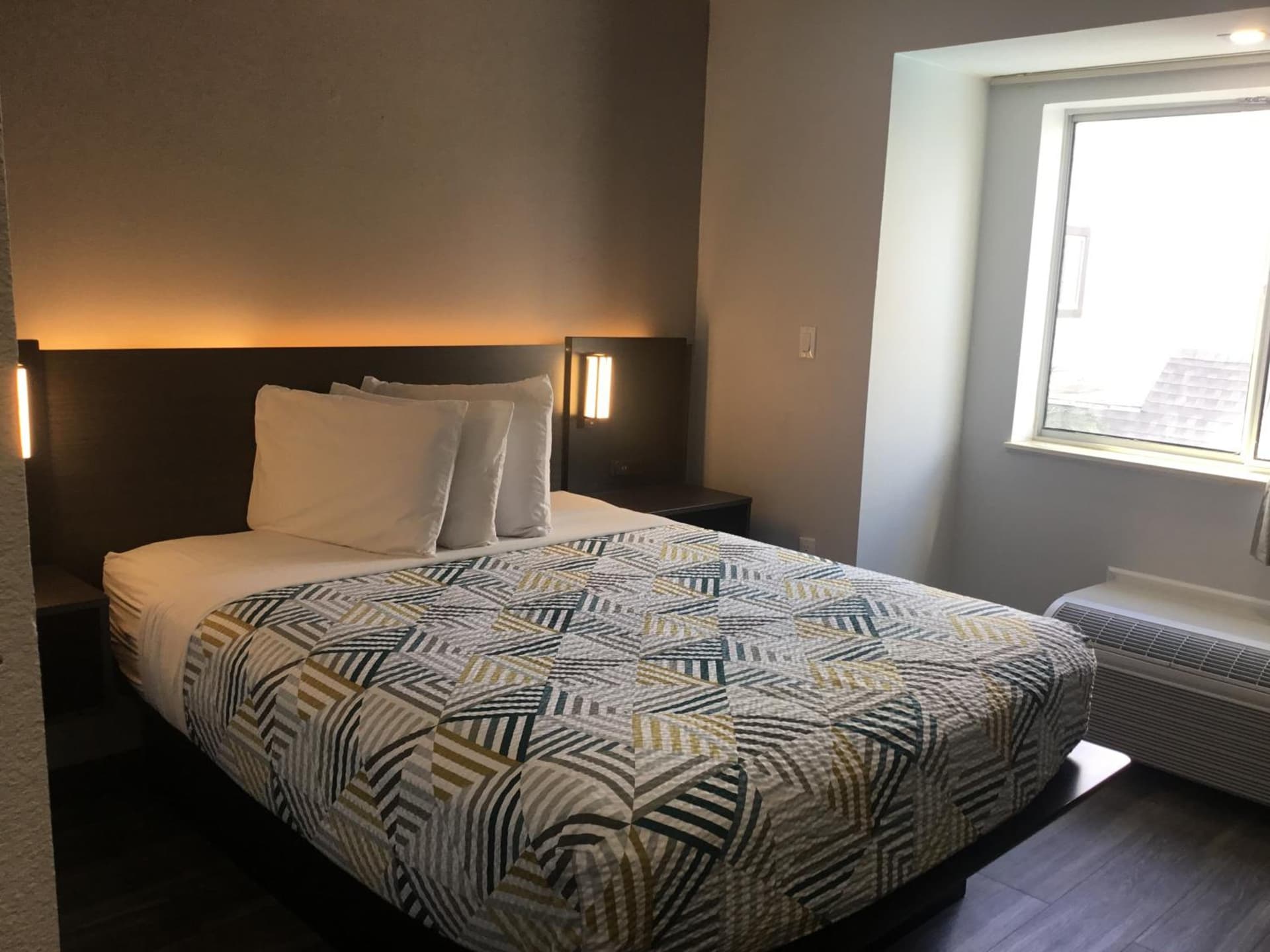 Motel 6-McAllen, TX - East gallery photo in McAllen, TX — image 4