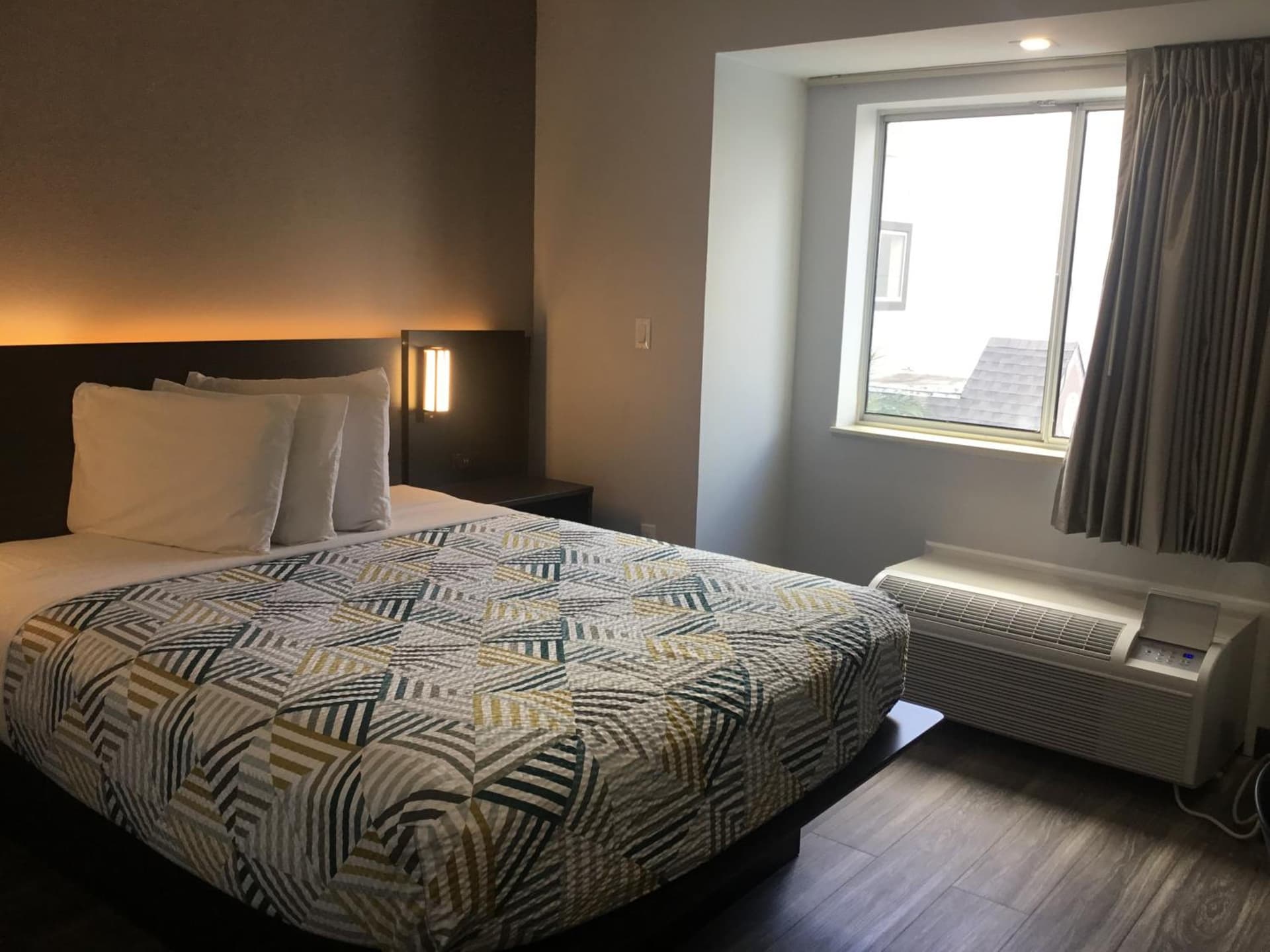 Motel 6-McAllen, TX - East gallery photo in McAllen, TX — image 36
