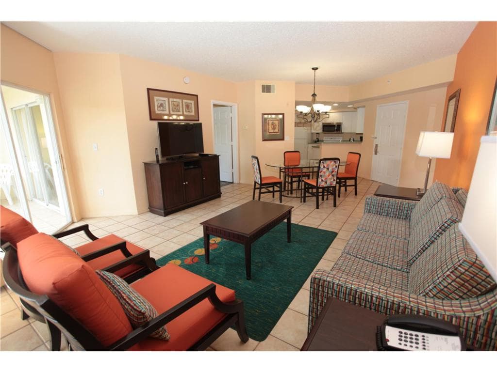 Holiday Homes 1 Room 2 Bed 1 Bathroom 4 Occupants interior in Orlando, FL — gallery photo 2