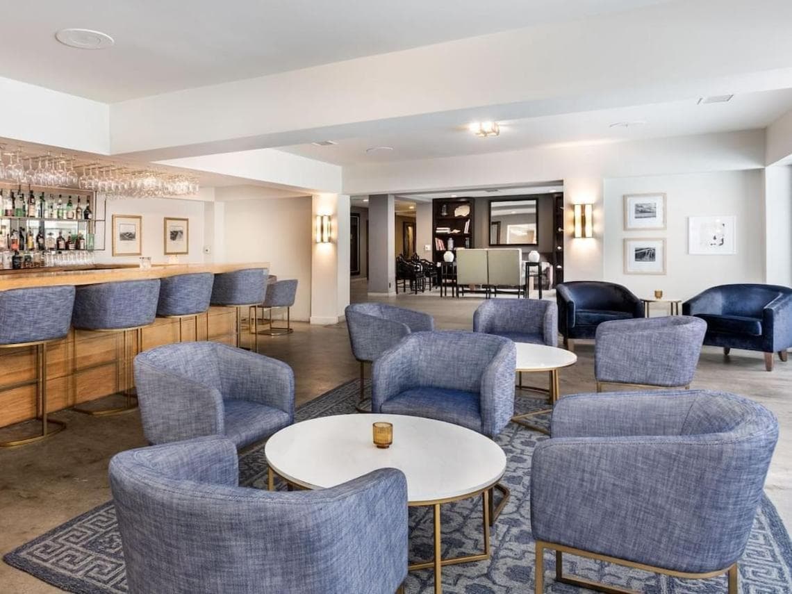 Luxe Sunset Boulevard Hotel property views in Los Angeles, CA — gallery photo 3
