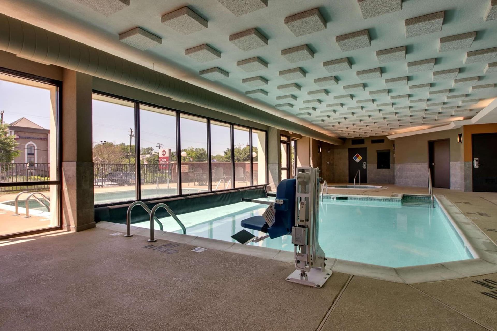 Drury Inn & Suites Greensboro gallery photo in Greensboro, NC — image 7
